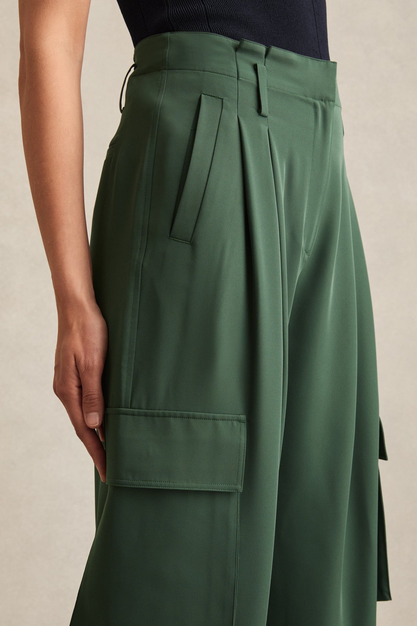 WIDE LEG PLEATED CARGO TROUSER GREEN 3