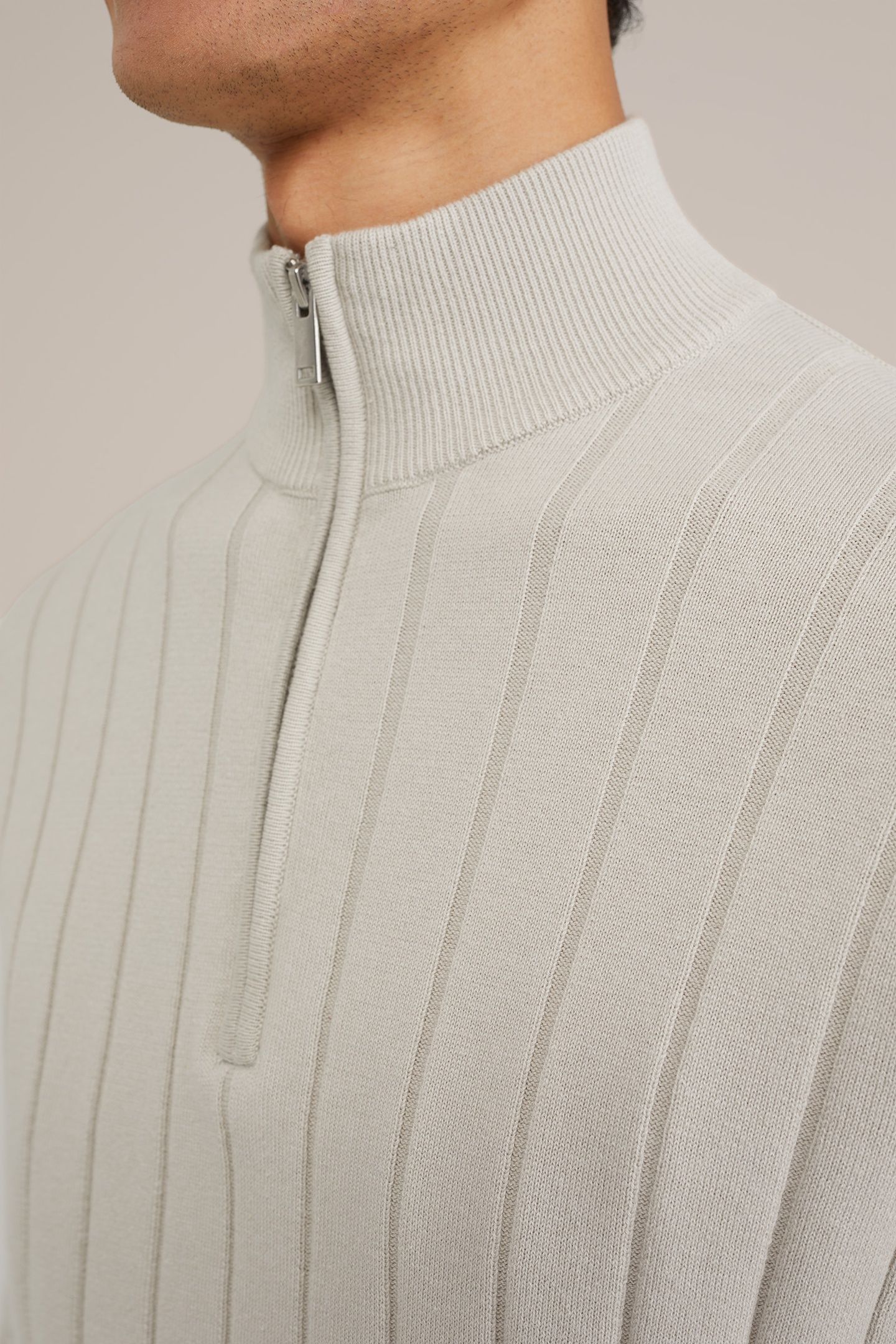 HALFWAY ZIPPER BEIGE 5