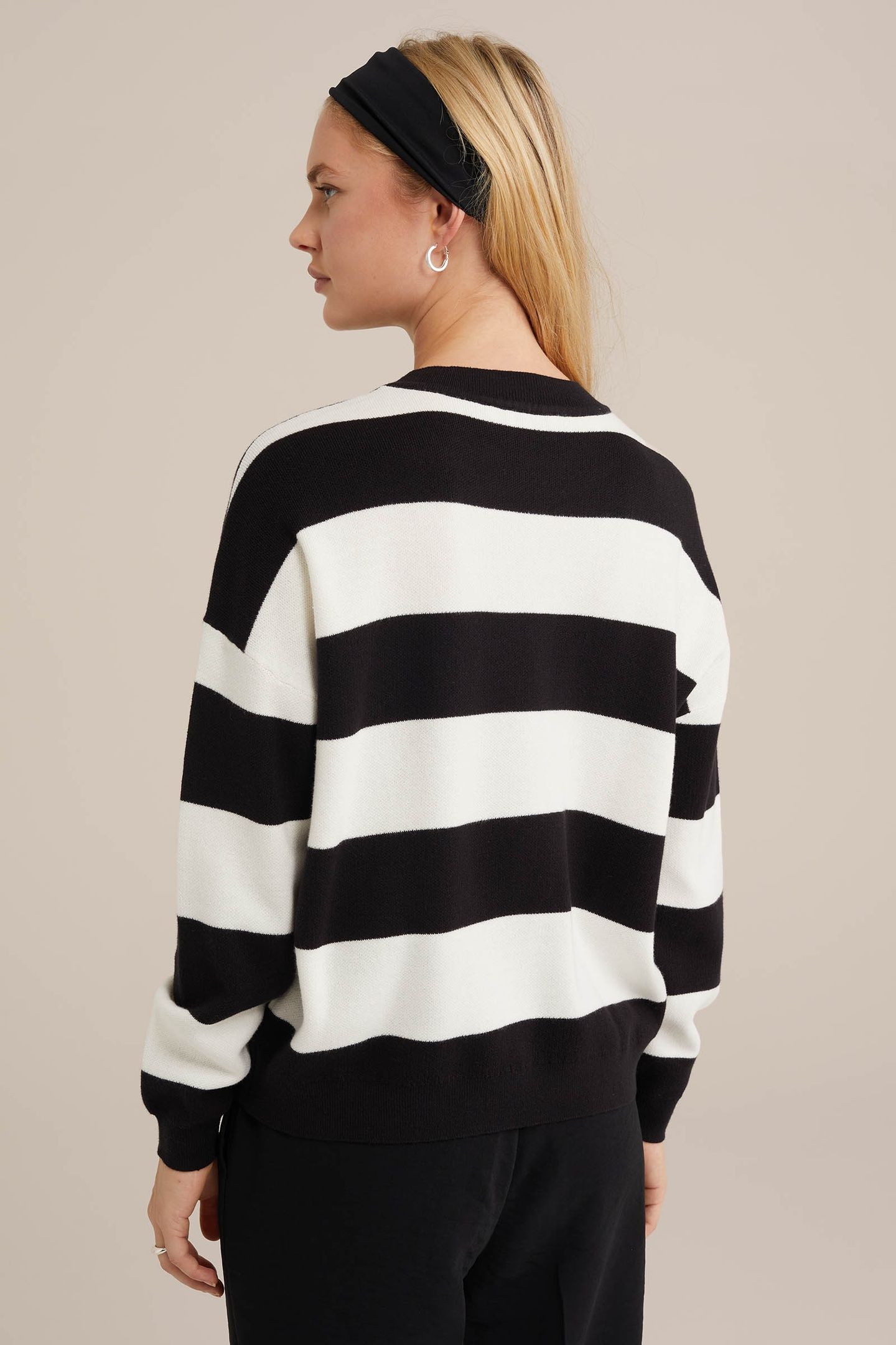 KNITTED PULLOVER BLACK 2