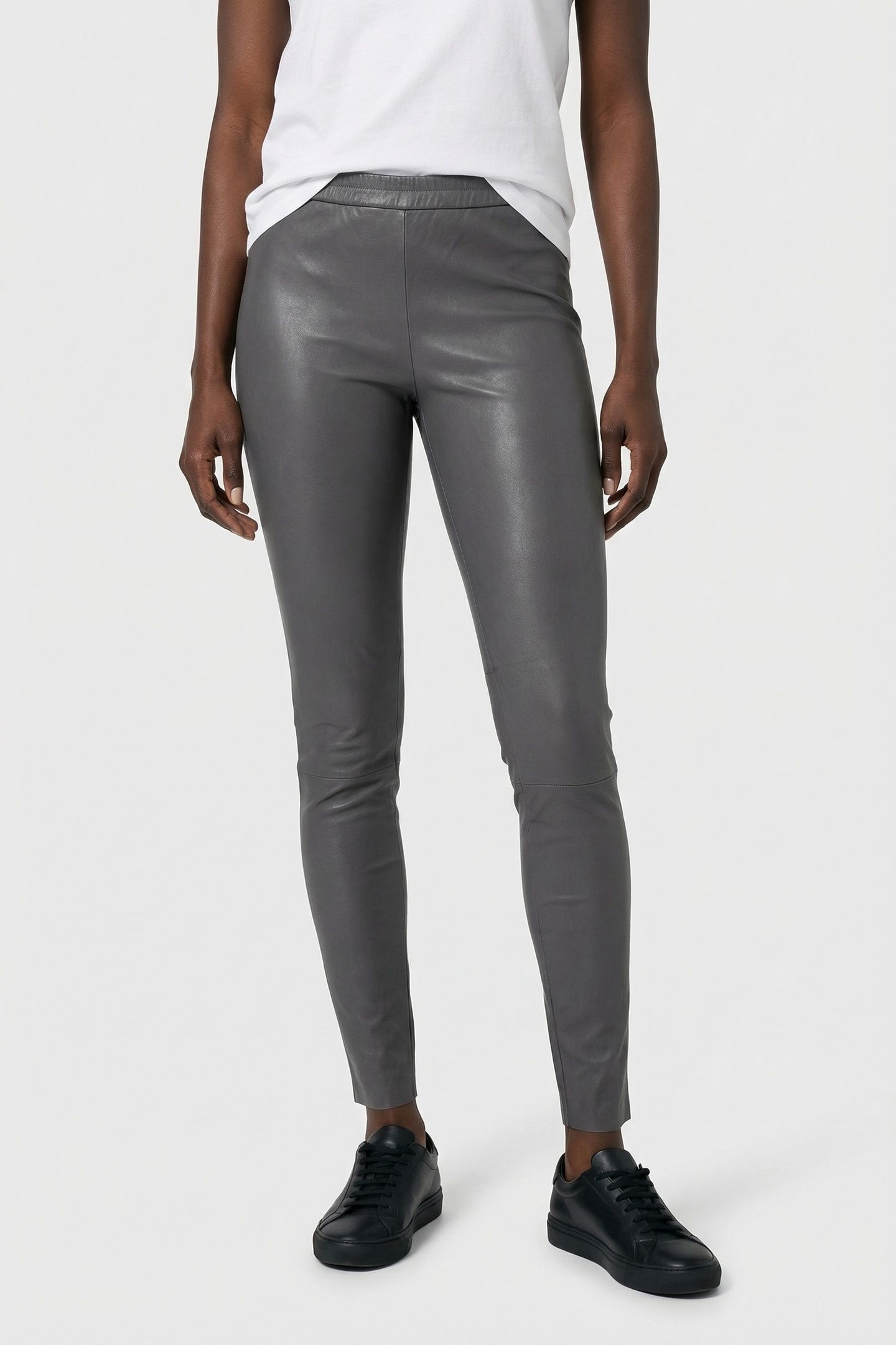 SUZANNE CHARCOAL 1