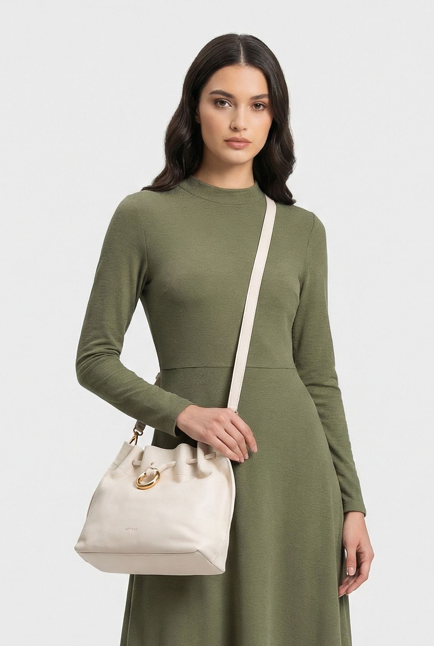 GRAINED LEATHER CROSS BODY BAG IN CREAM 1