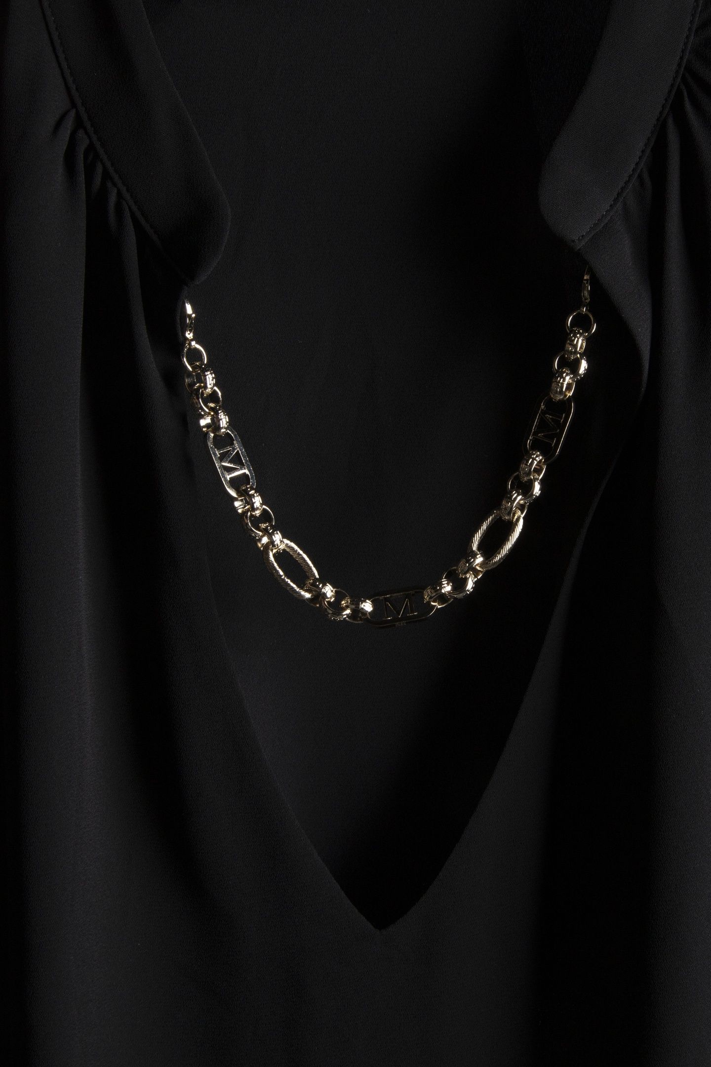 MARCIANO BY GUESS GRETA LS TOP W/ CHAIN JET BLACK 4