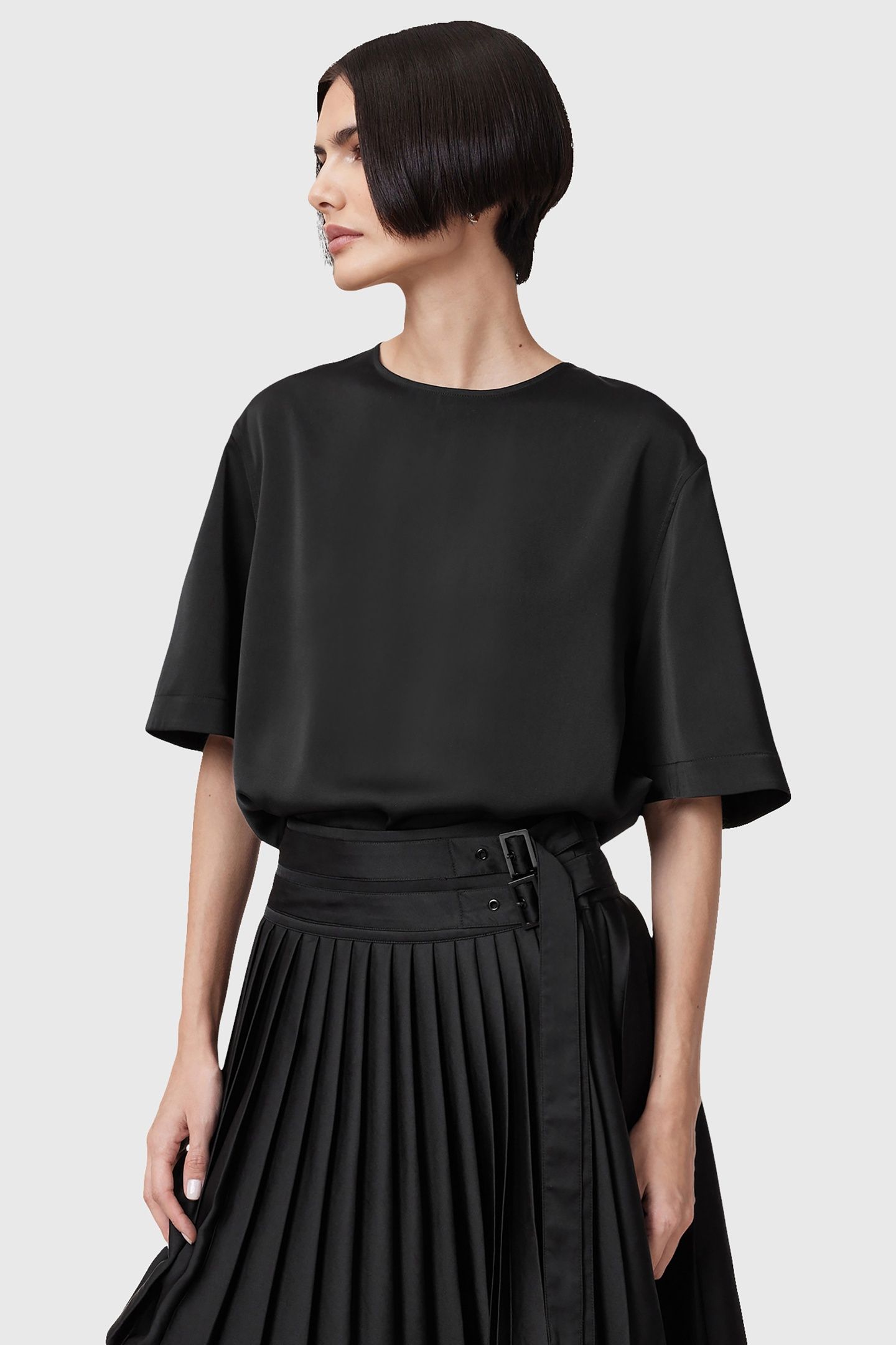 AMELIE SATIN TEE BLACK 6
