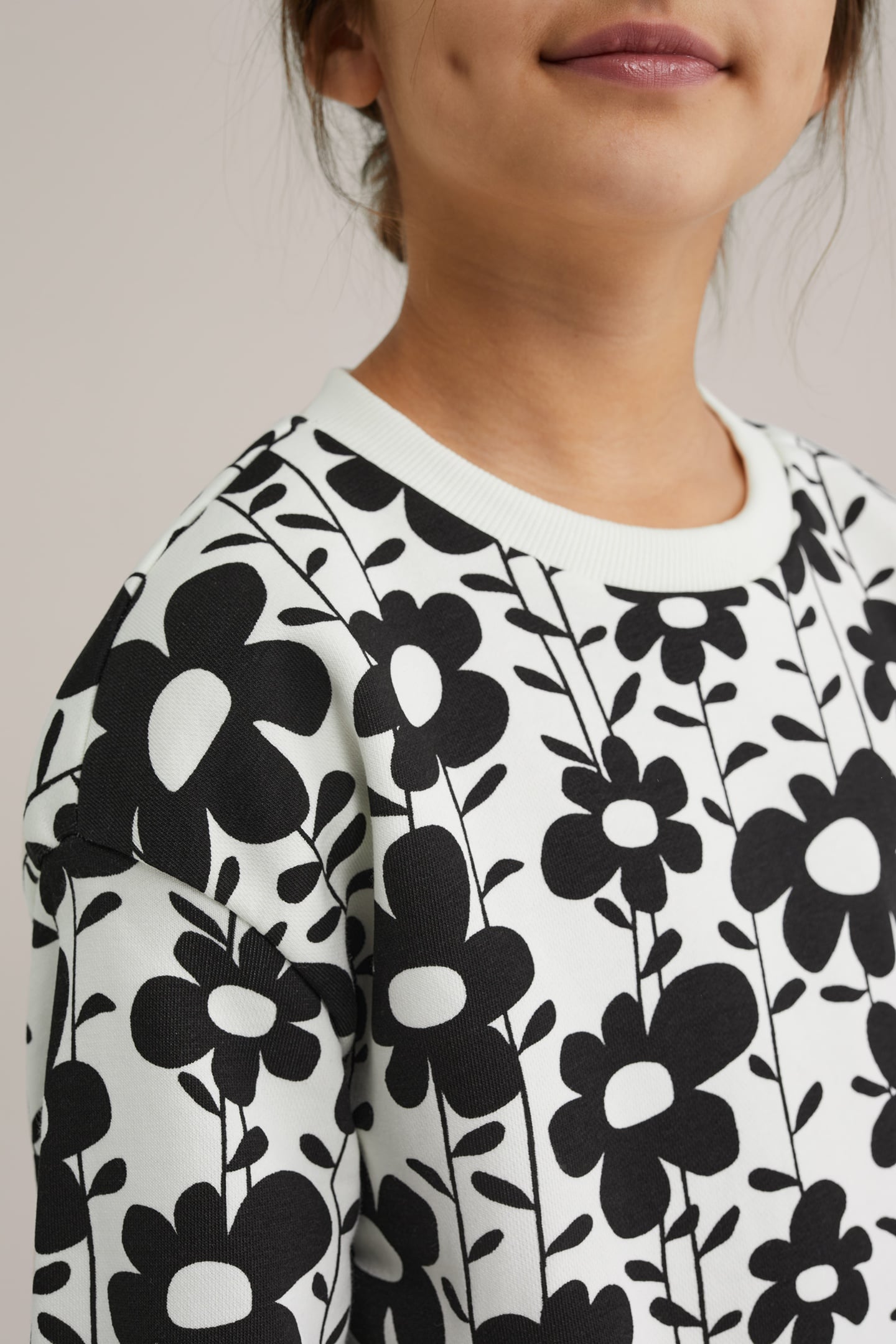 SWEATER BLACK 5