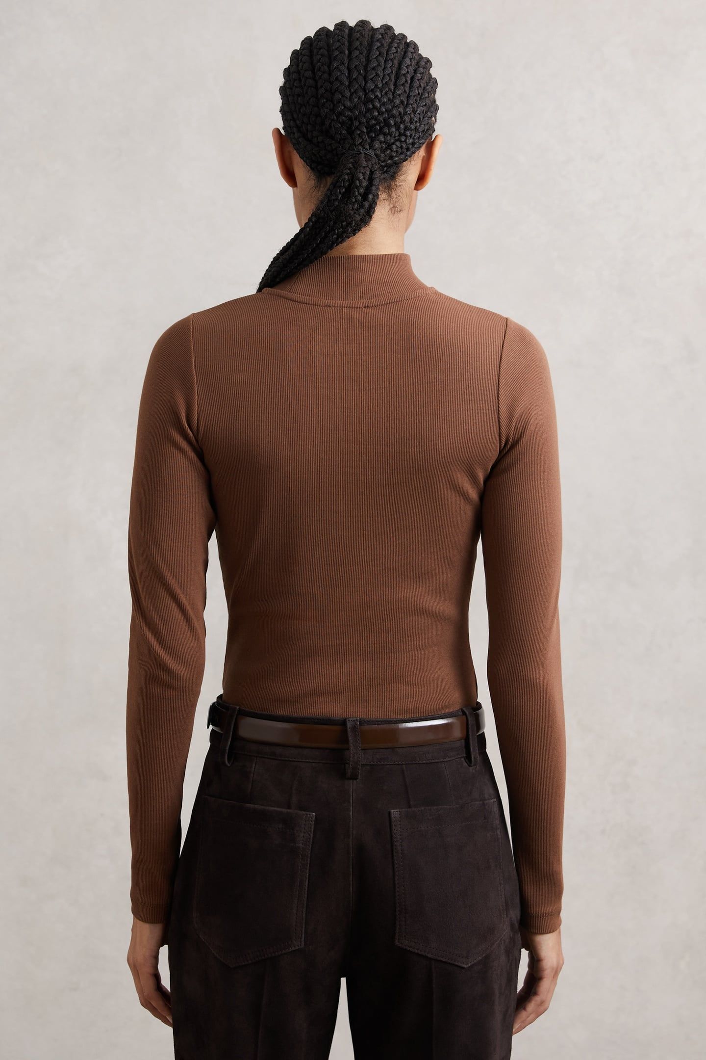 RIB FUNNEL NECK TOP BROWN 3