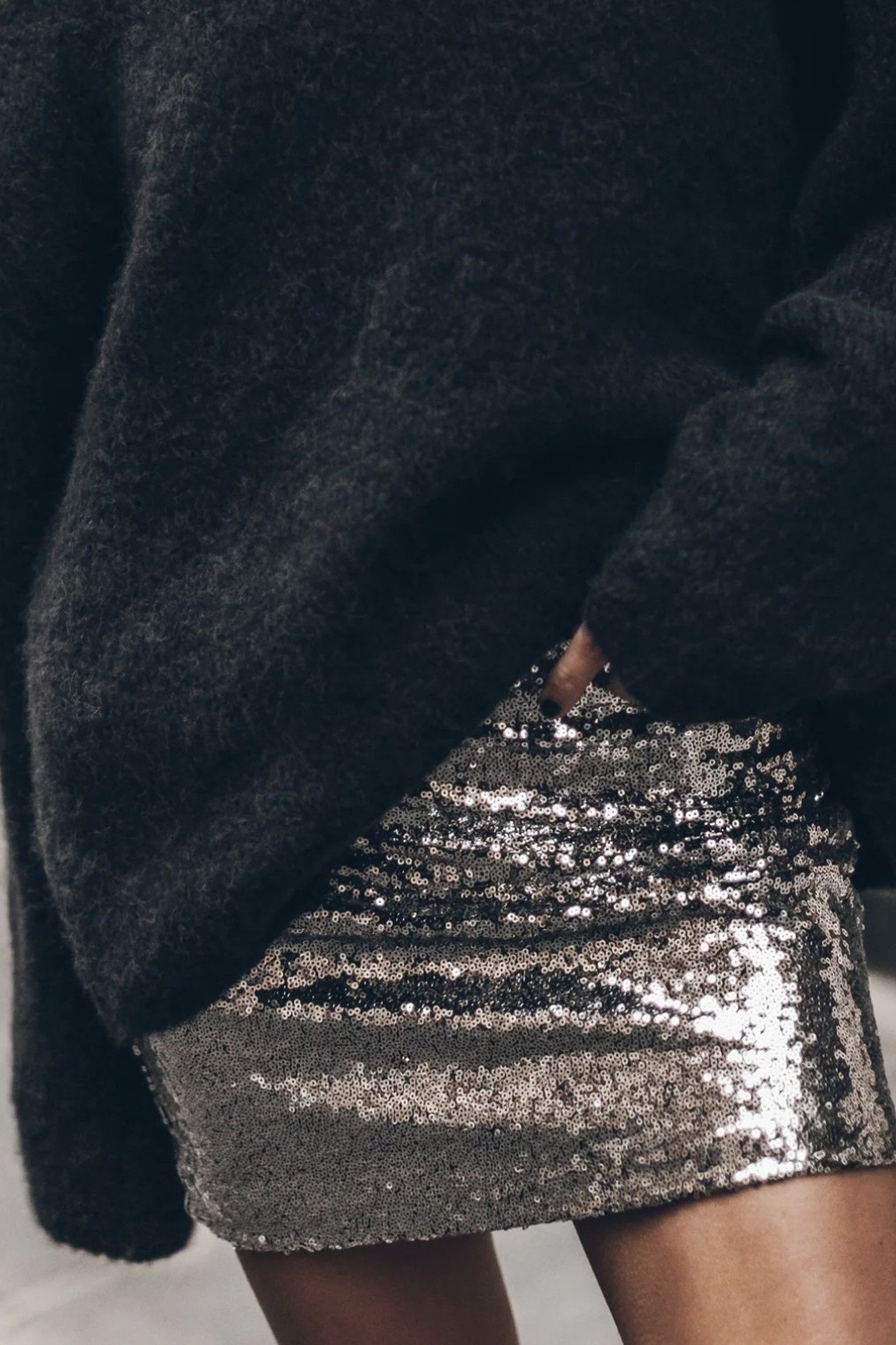 THE DARK MINI SEQUIN SKIRT DARK SILVER 2