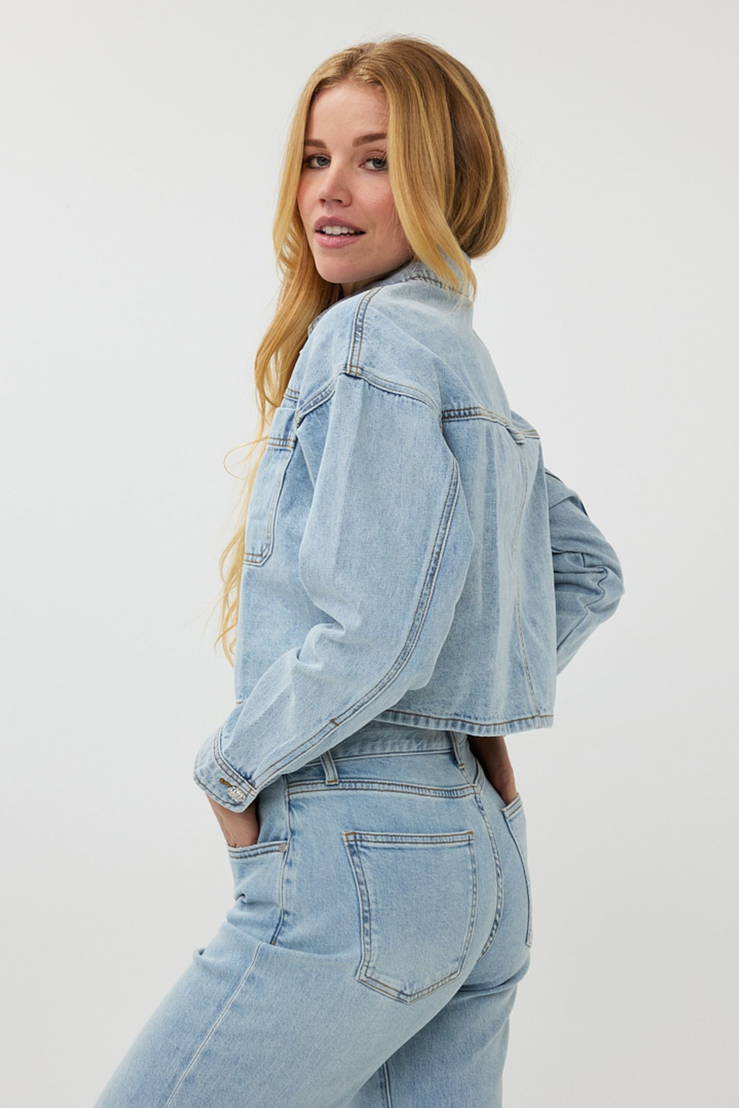 JACKET DENIM SHORT OVERSIZED BLUE 6
