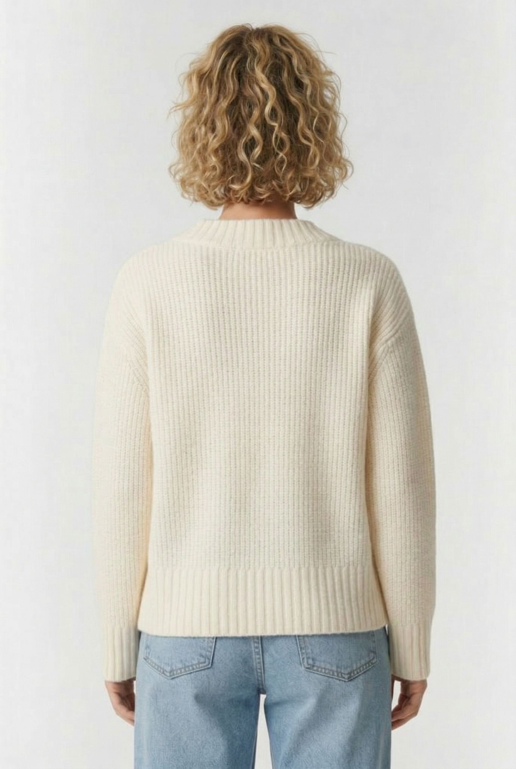 CARLA SWEATER WHITE 2