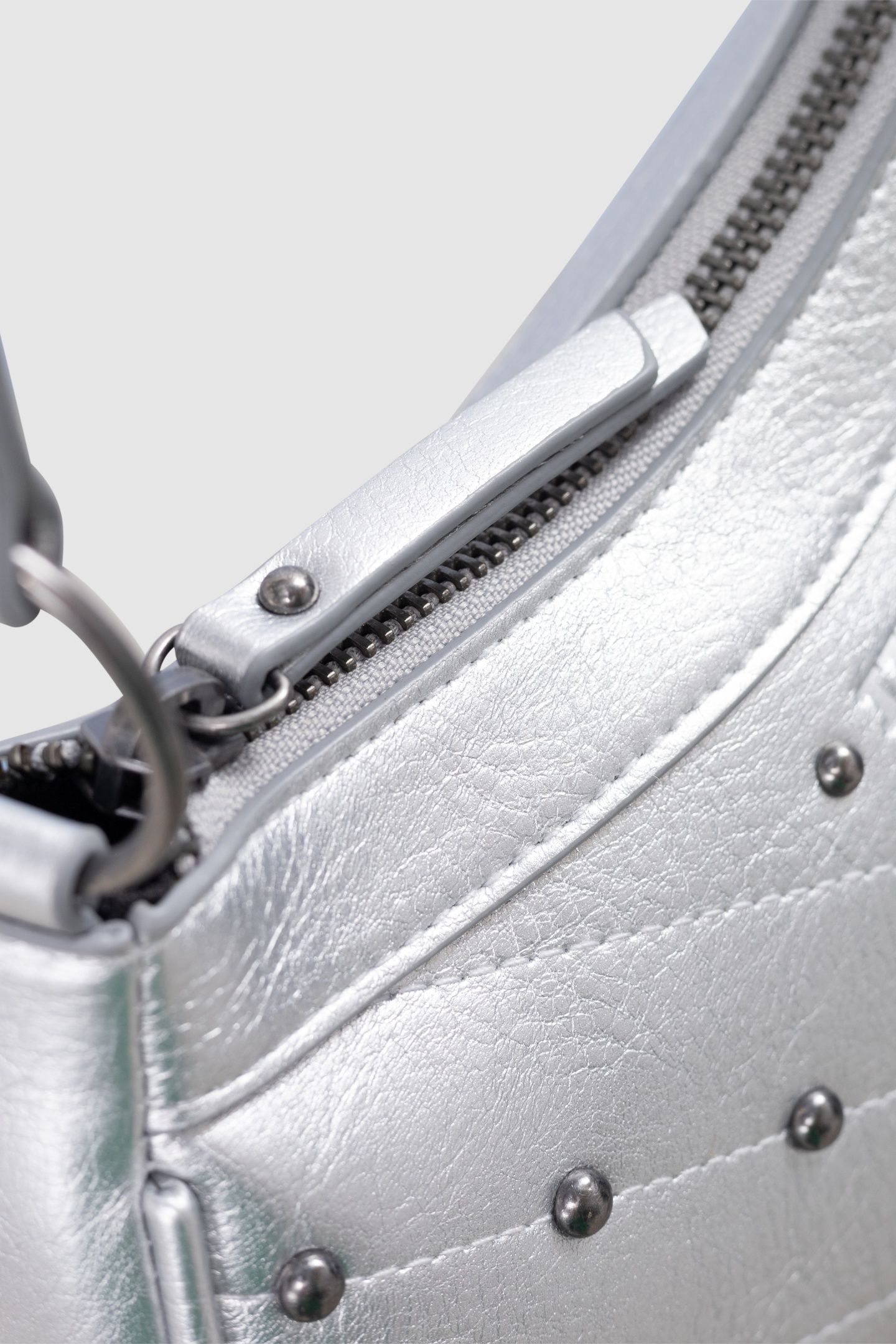 SILVER HANDBAG WITH STUDS 6