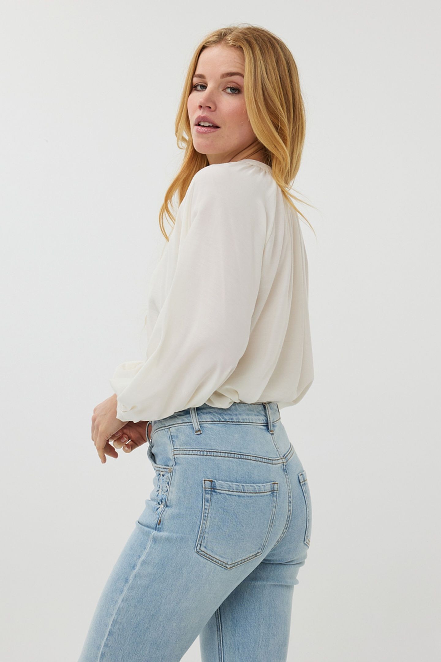 BLOUSE R-NECK RAGLAN OFF WHITE 4
