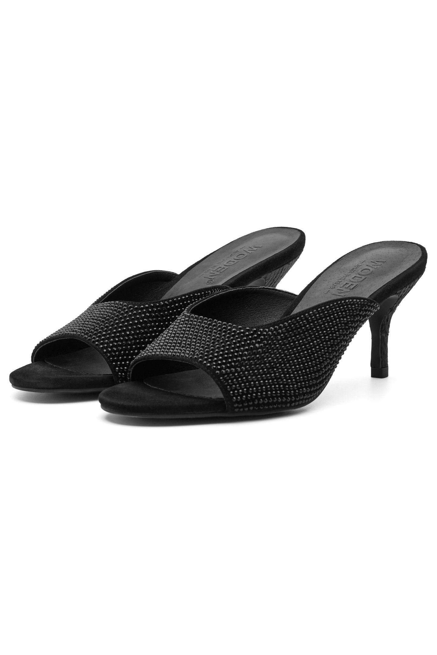 CAMILLA BLACK 4