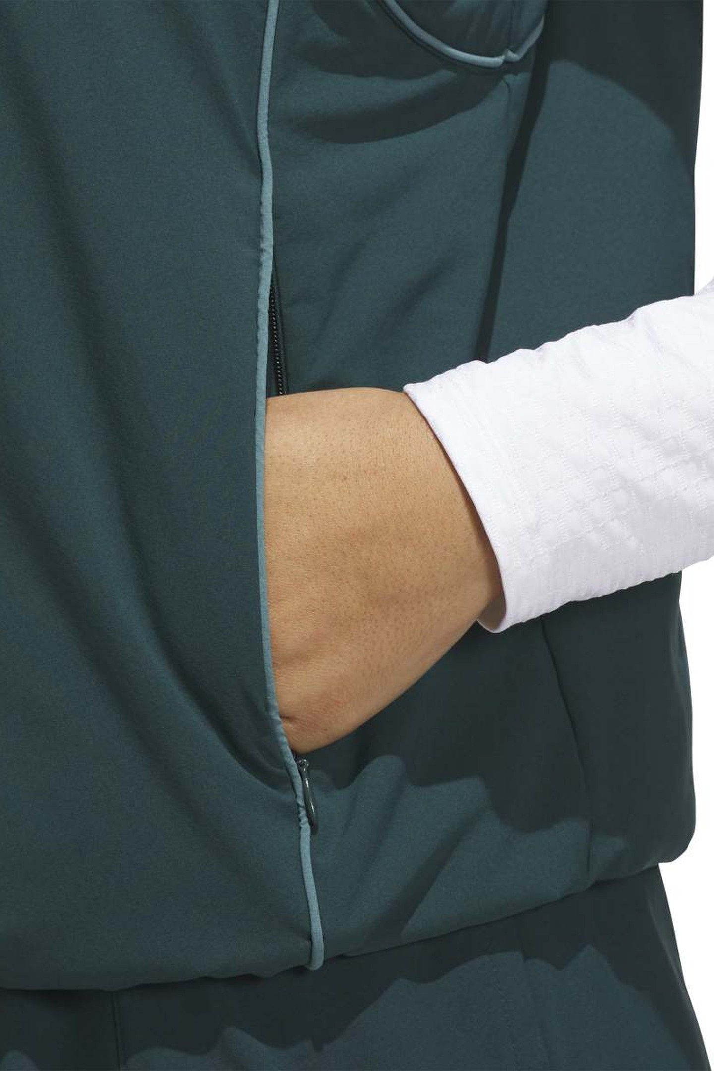 PERFORMANCE BEYOND THE COURSE LOOSE QUARTER-ZIP VEST 5
