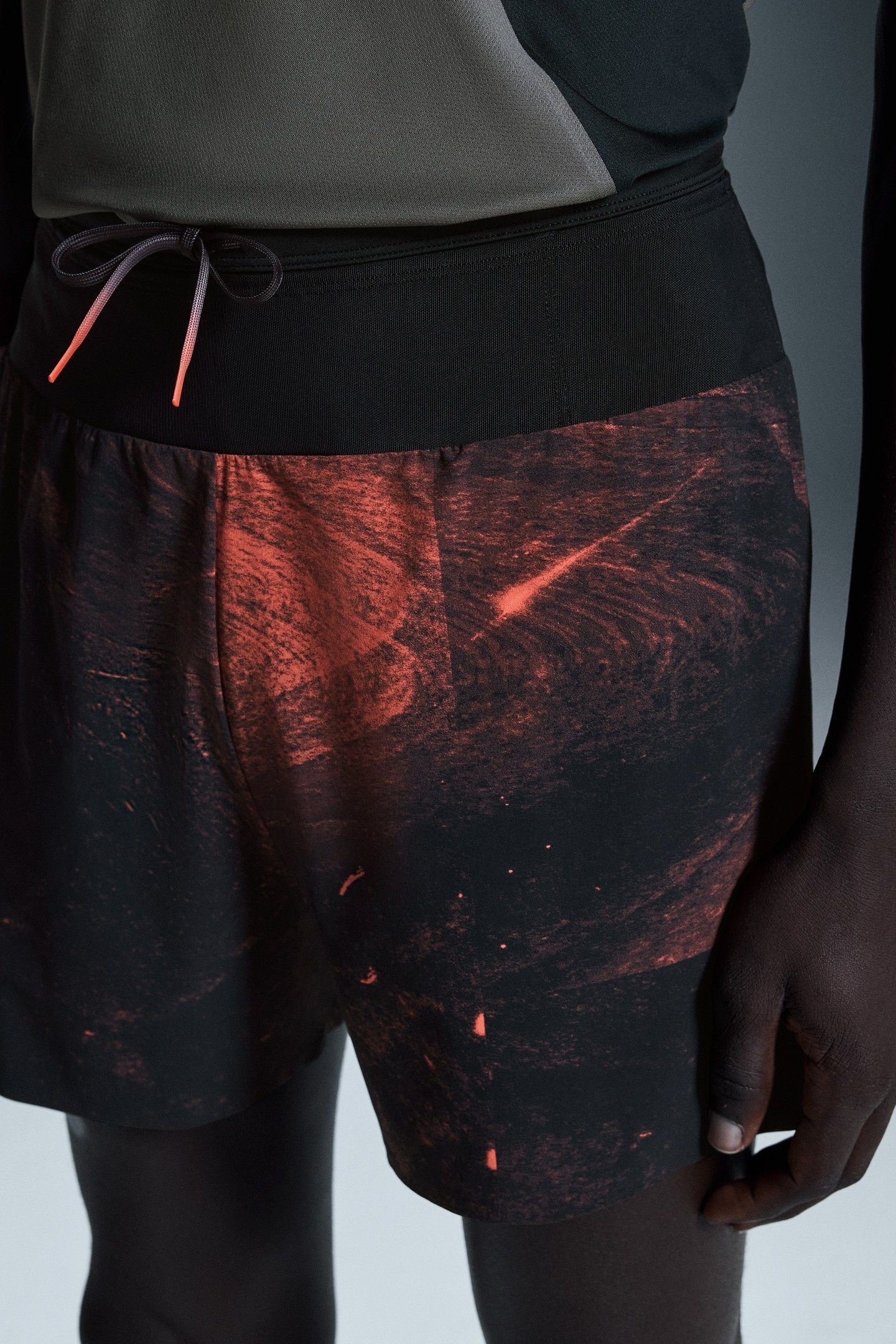 ULTRA SHORTS 2 M BLACK 6