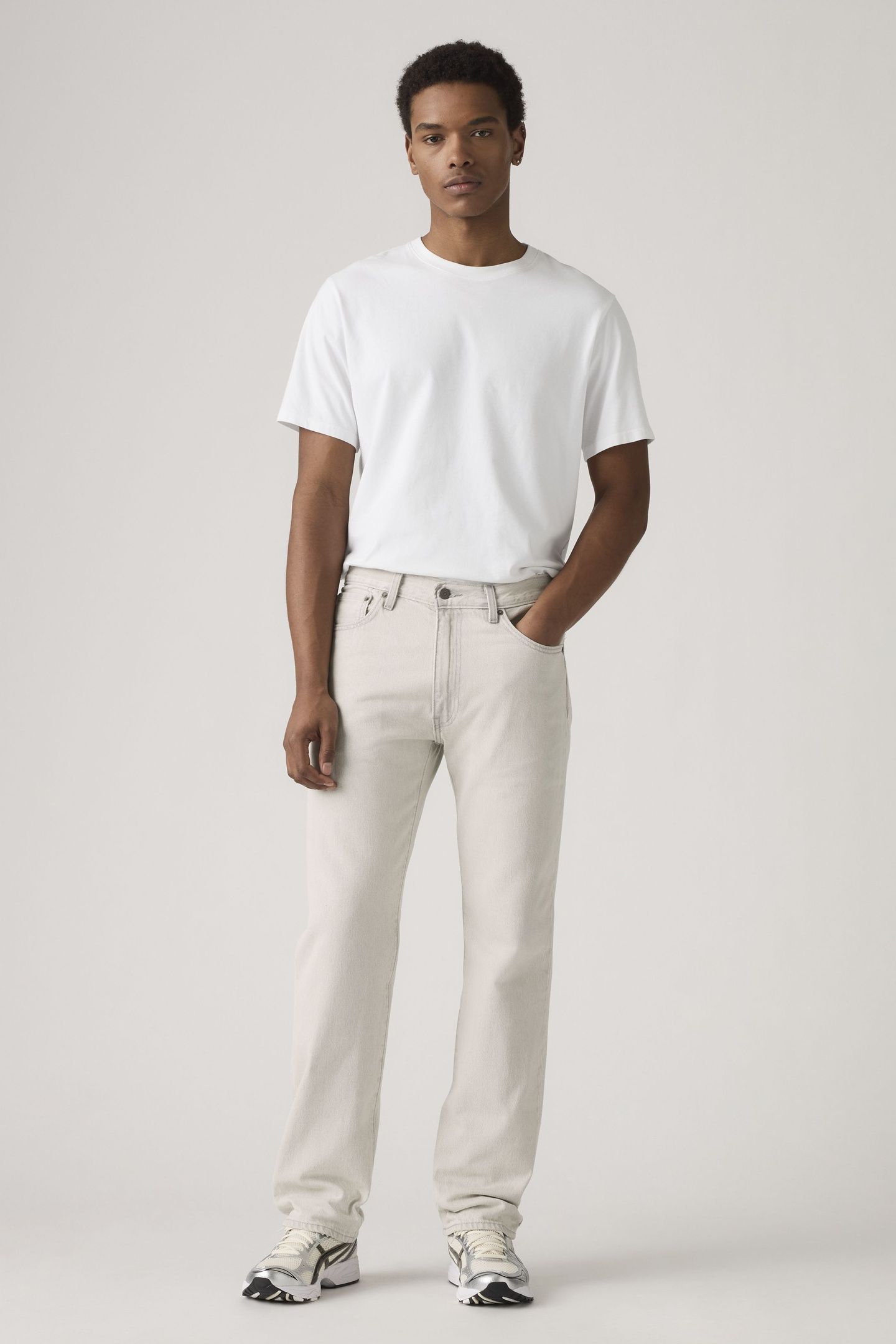 555™ RELAXED STRAIGHT JEANS 2