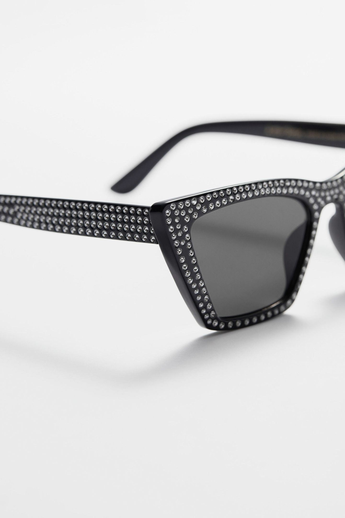 LIZ STUDS SUNGLASSES BLACK 3