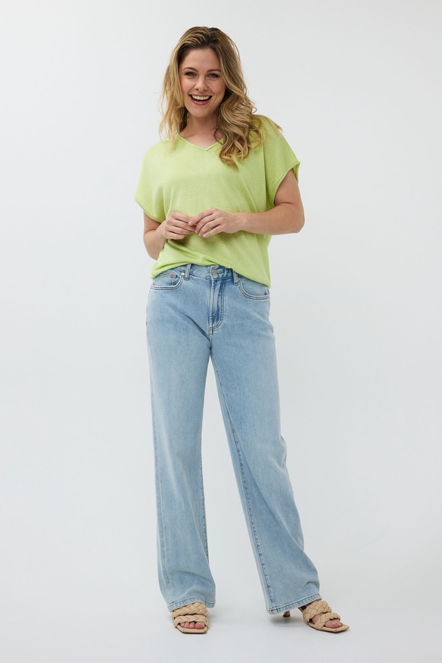 SWEATER BATWING V-NECK LUREX APPLE GREEN 2