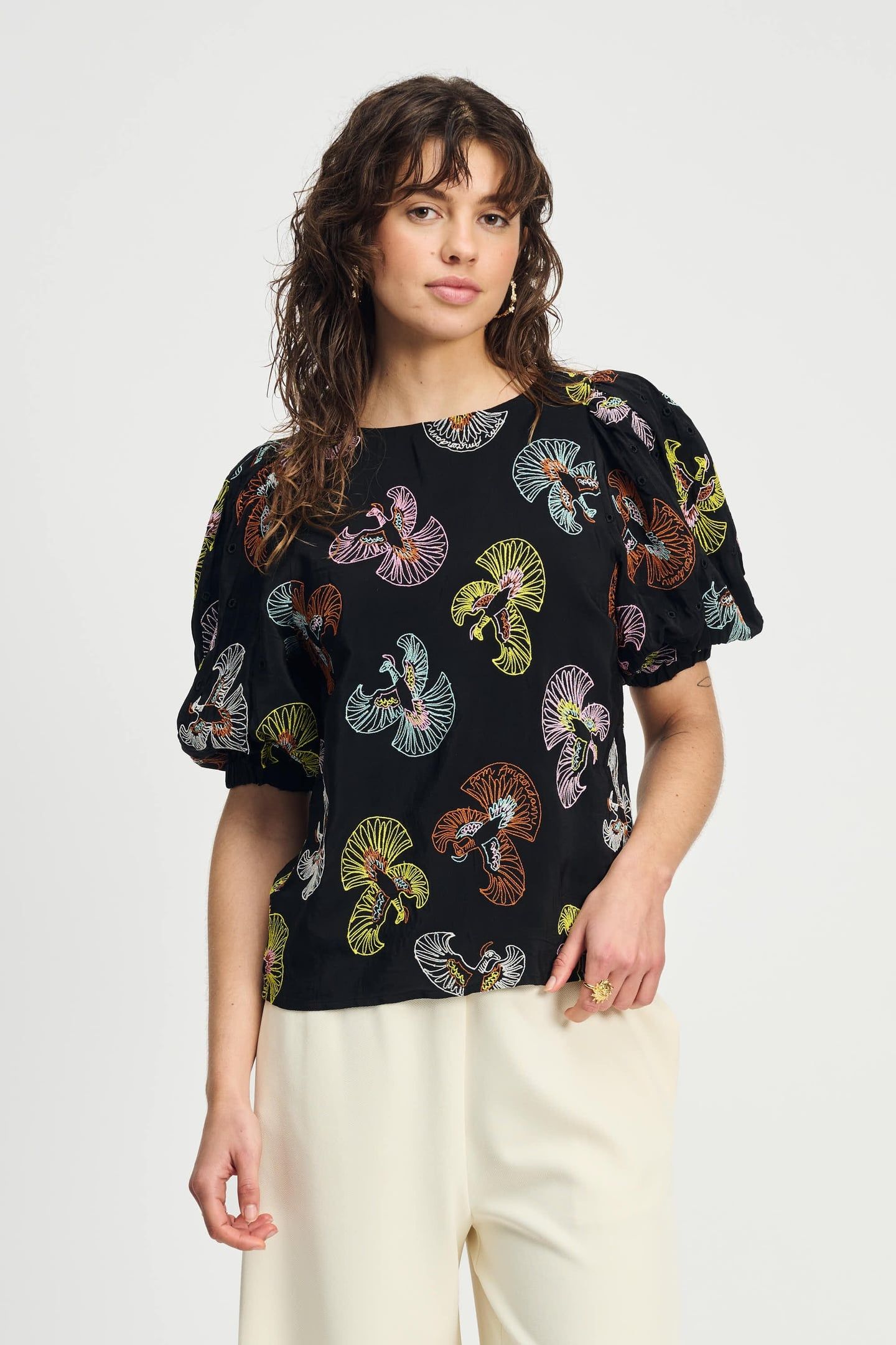 TOP - EMBROIDERY SKY BLACK 1