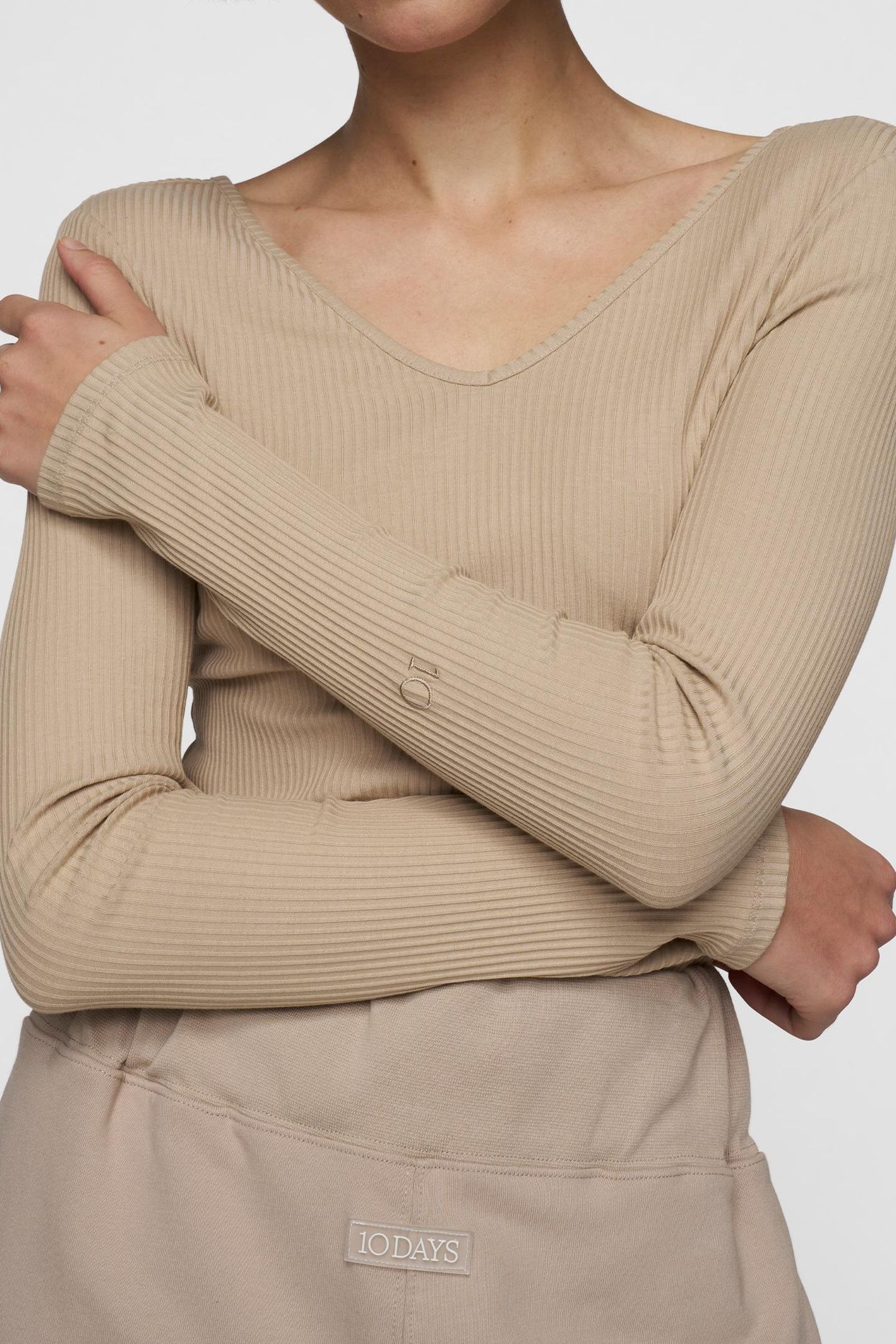 V-NECK LONG SLEEVE BALLET TOP ROPE 2