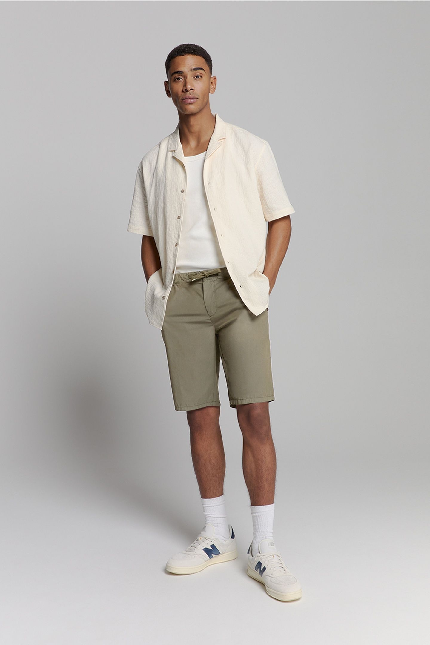 SHORT CHINO GARMENT DYED LIGHT WEIGHT STRETCH DARK MOSS 2
