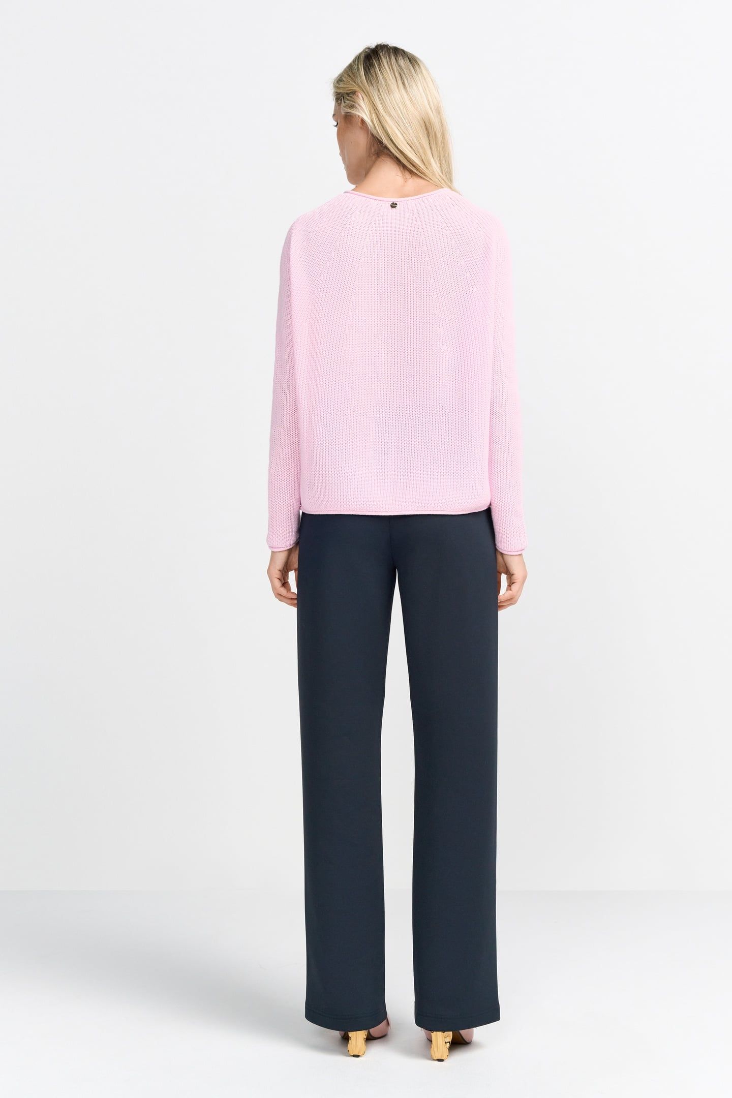 SEAMLESS CREW-NECK HALF CARDIGAN STRAWBERRY CREAM 3