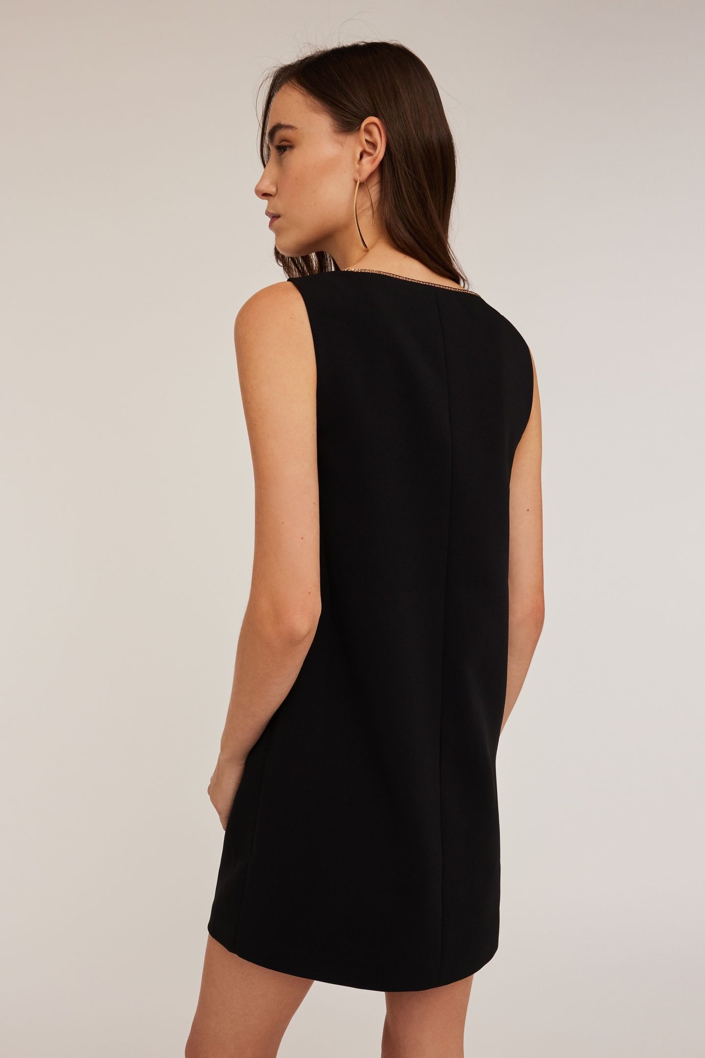 SHEATH DRESS WITH METAL CHAIN DETAIL BLACK 2