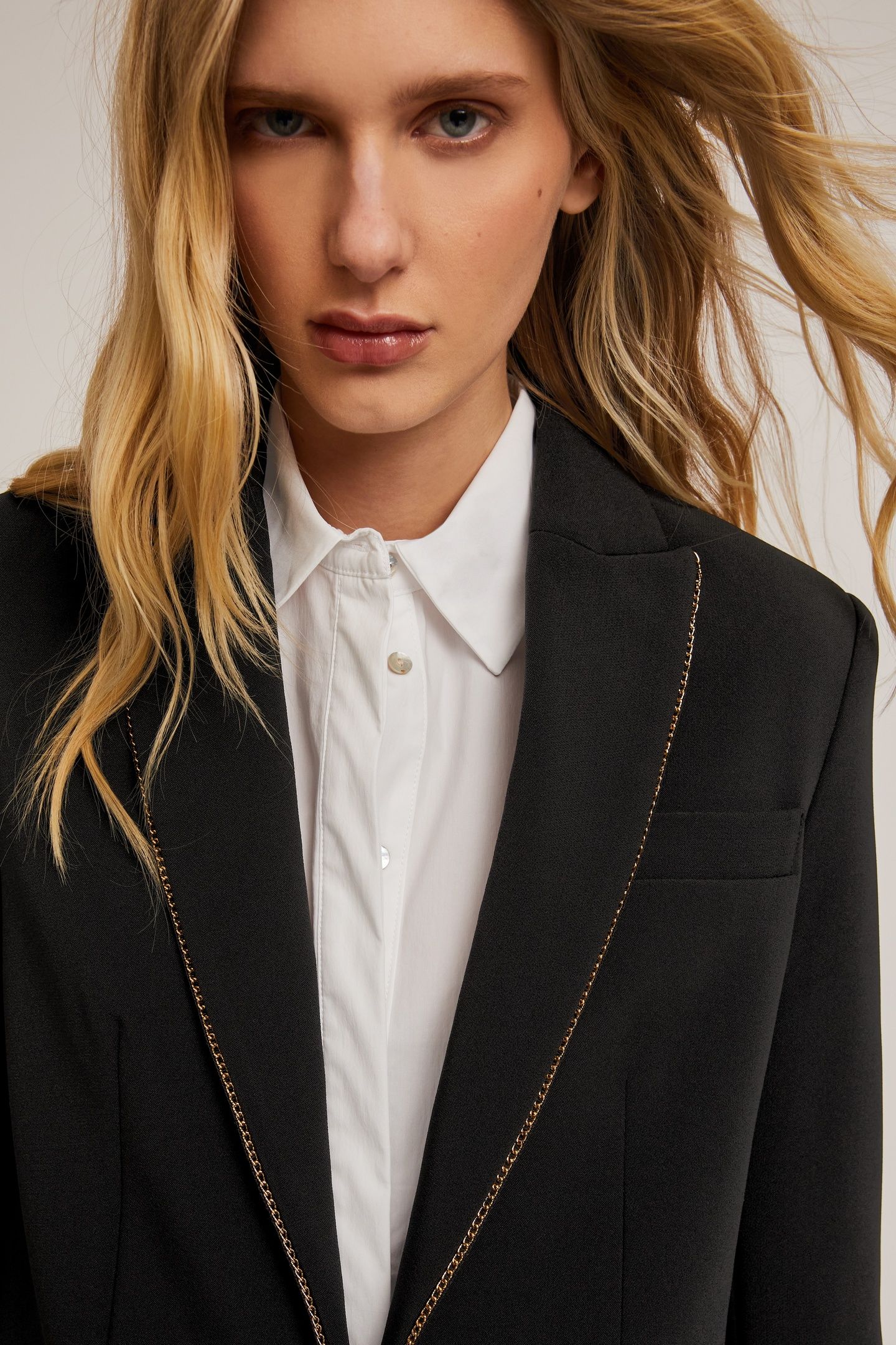 CREPE FABRIC JACKET WITH METAL CHAIN DETAIL BLACK 4