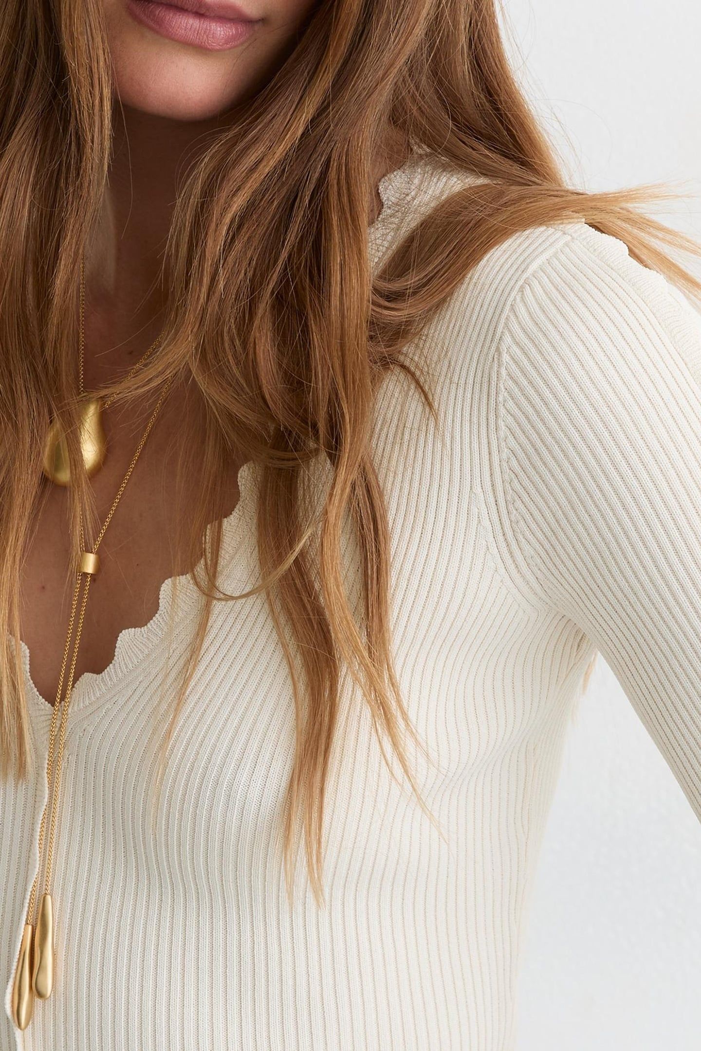 SCALLOP EDGE TOP IVORY 5
