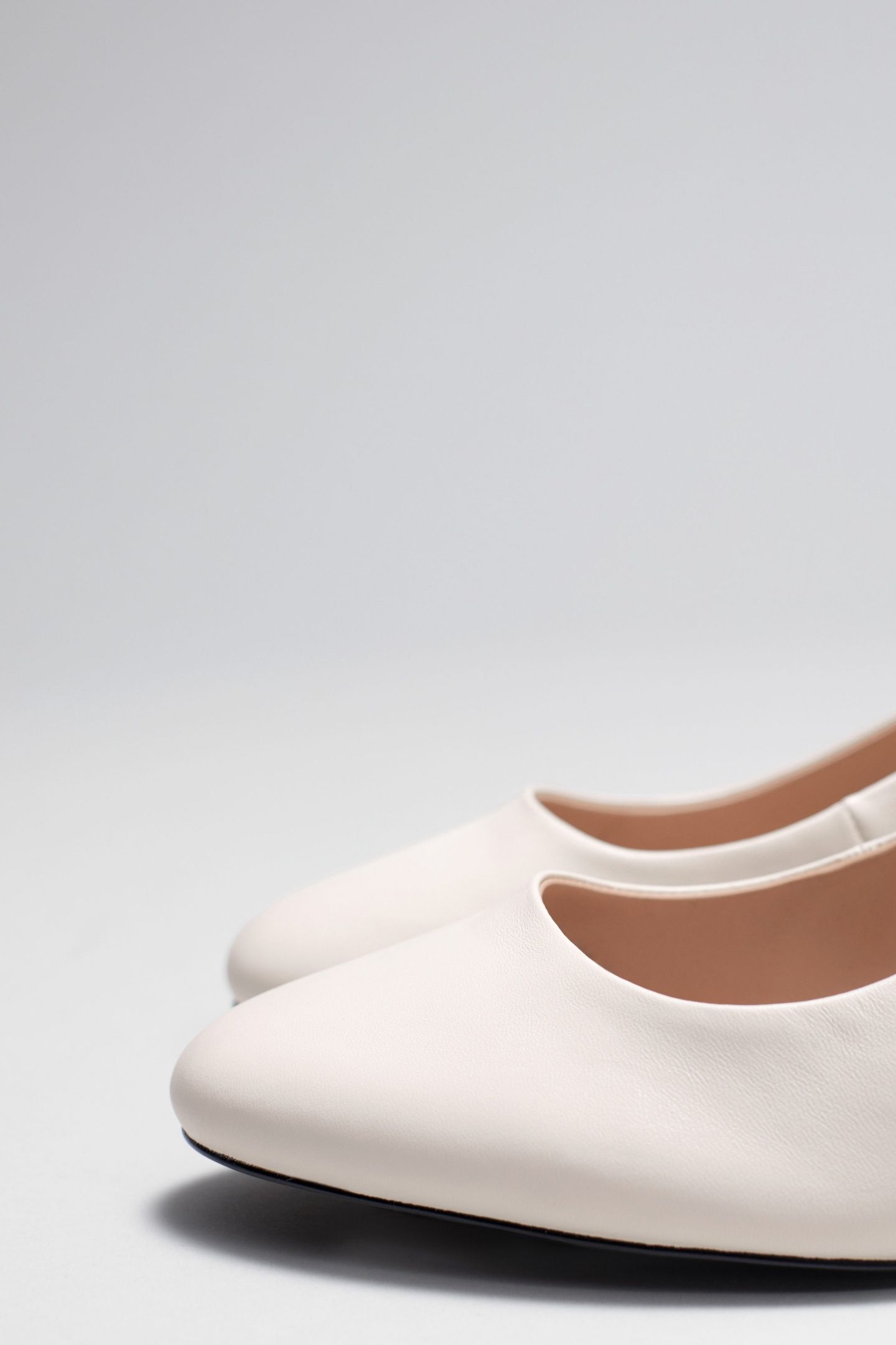 HASEL BLOCK HEEL PUMP WHITE 5