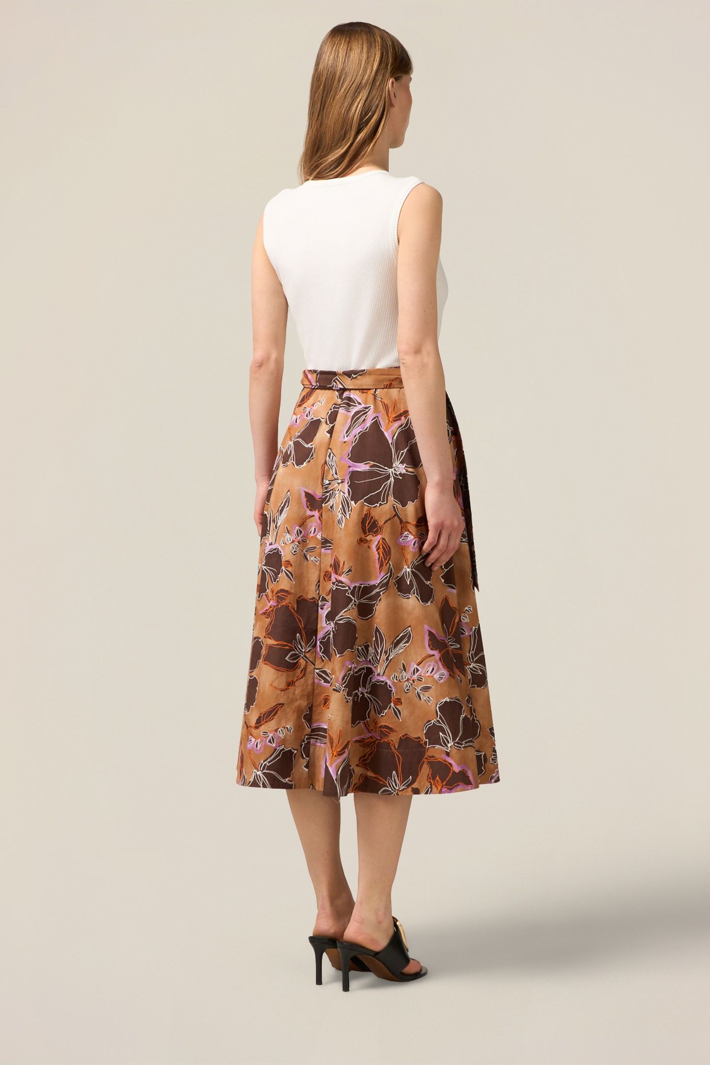 FLARE DRESS COMBINED WITH SASH BROWN 2