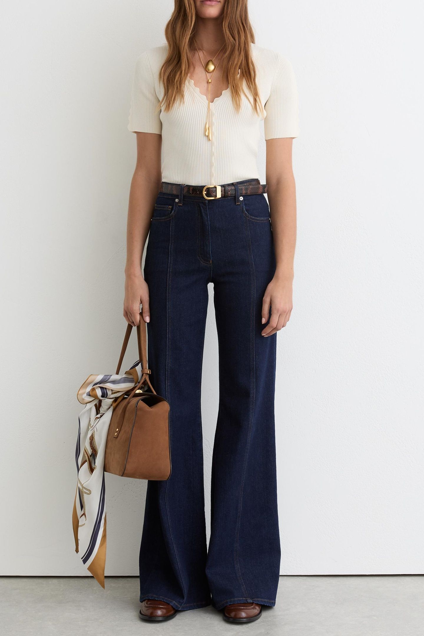 SCALLOP EDGE TOP IVORY 2