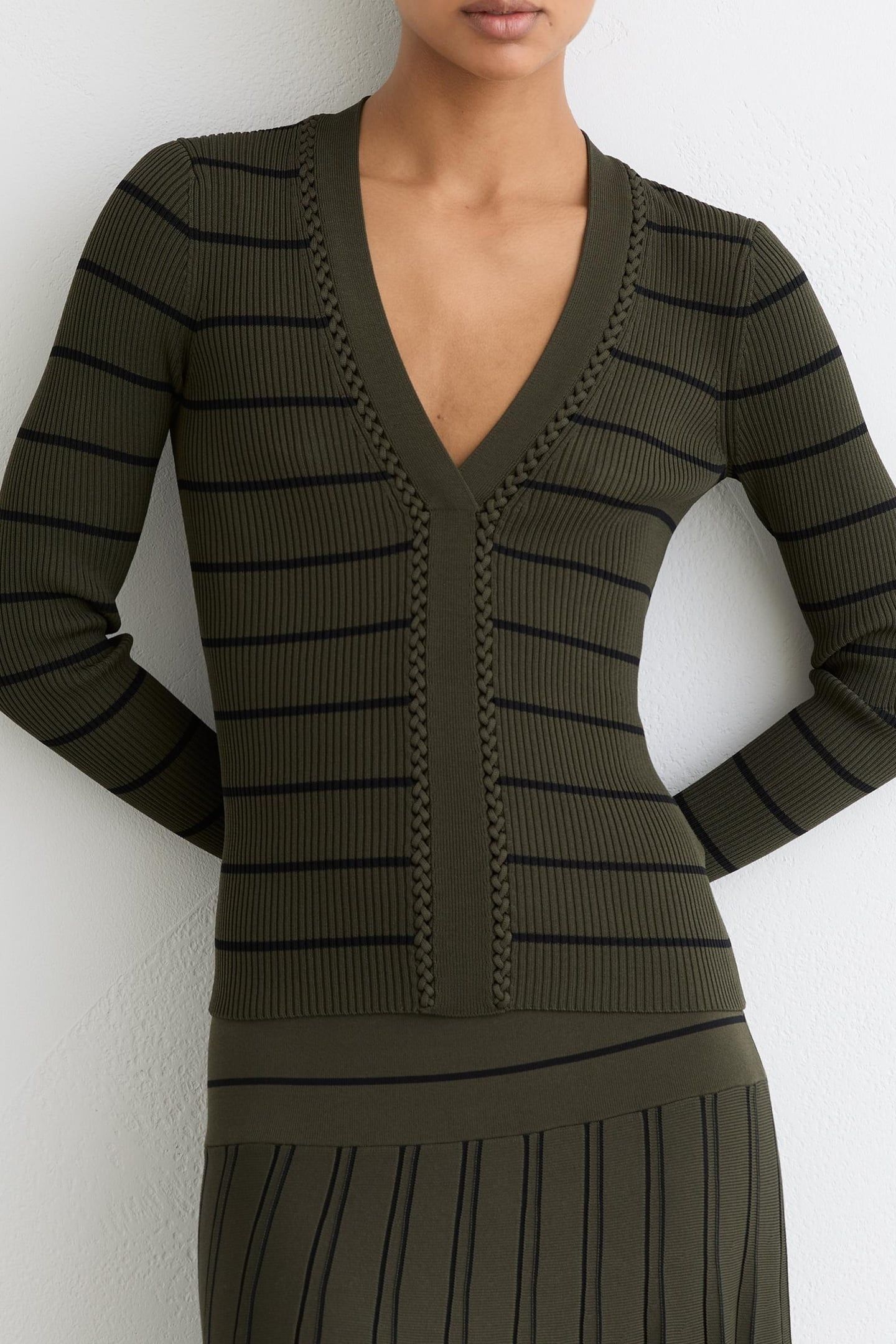 STRIPED CRAFT STITCH TOP KHAKI GREEN/BLACK 1