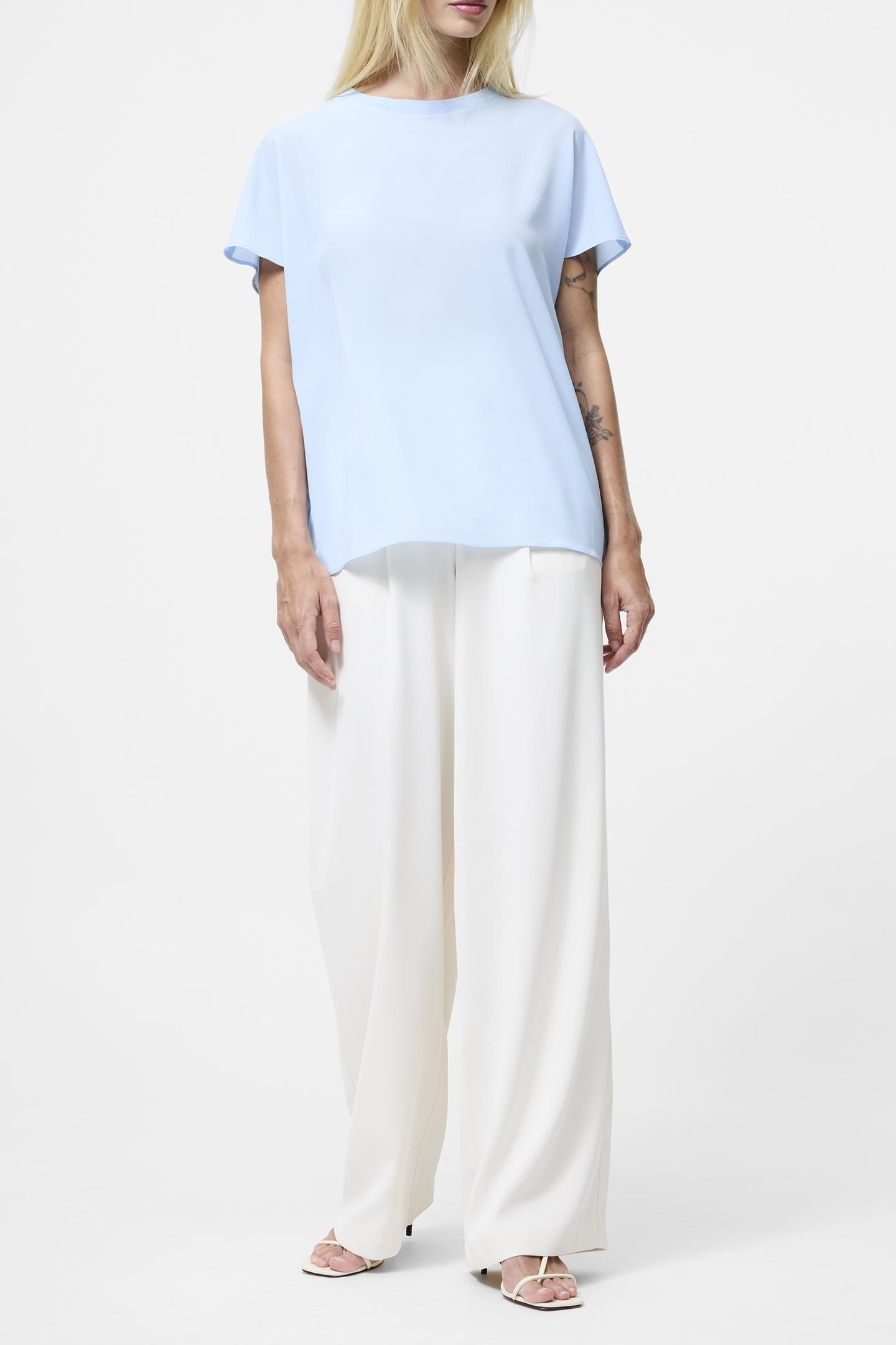 CREPE LIGHT CREW NECK TOP ARCTIC BLUE 1