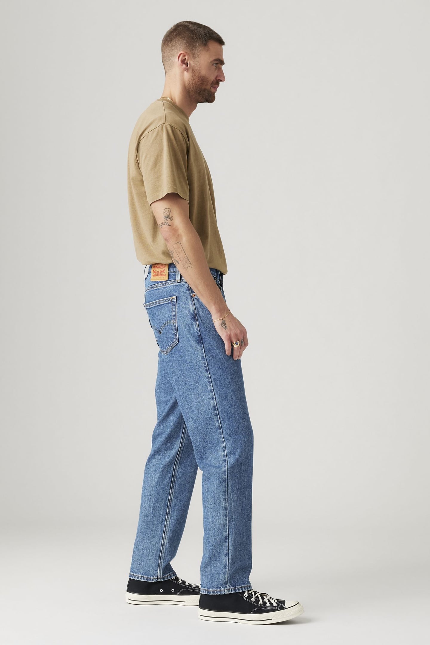 541™ ATHLETIC TAPER JEANS 2