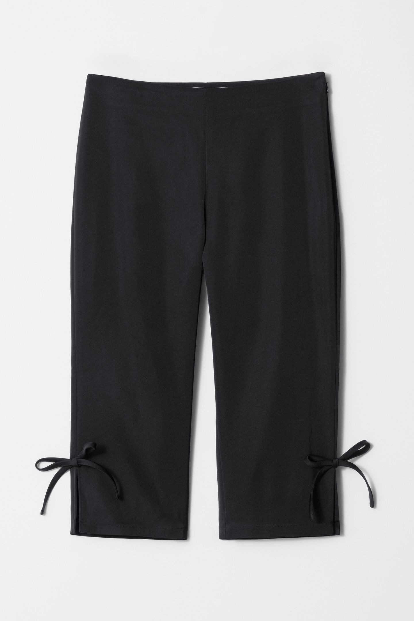 DORYA CAPRI PANTS BLACK 3