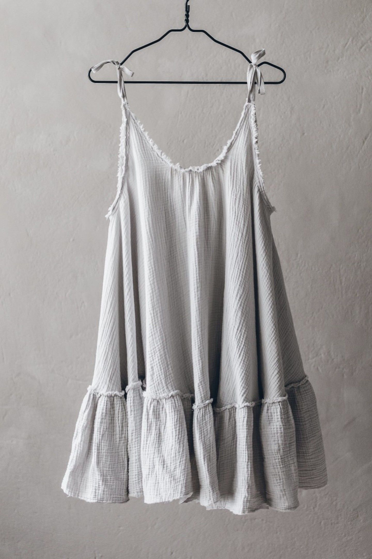 THE LIGHT RUFFLE DRESS WHITE 3