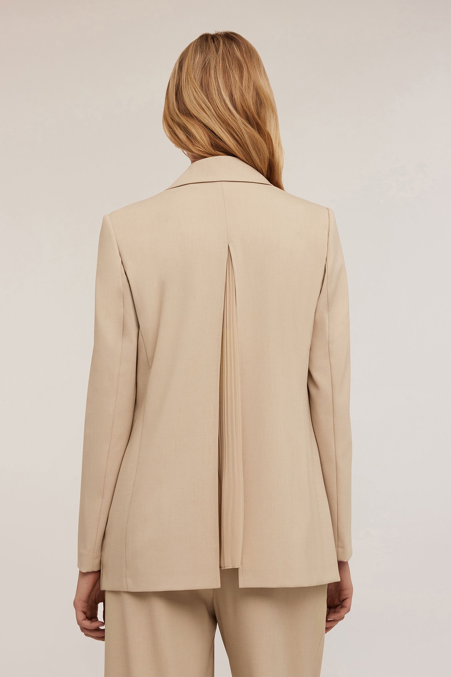 DOUBLE-BREASTED BLAZER WITH PLEATED BACK BEIGE 2