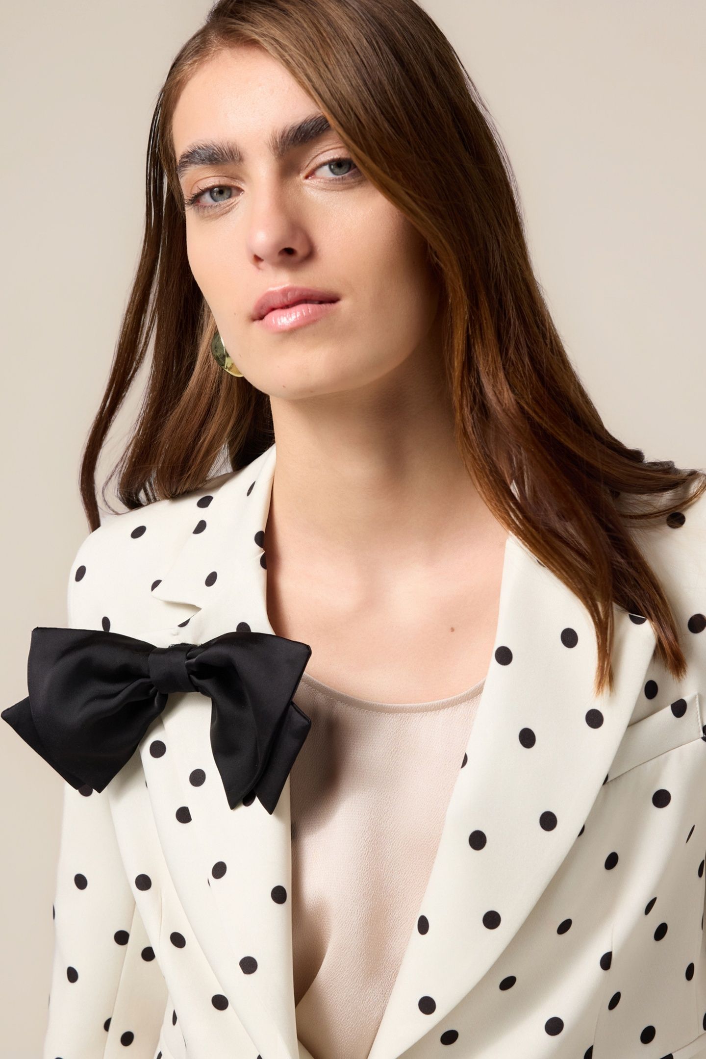 SHORT POLKA DOT BLAZER WITH BOW WHITE 4