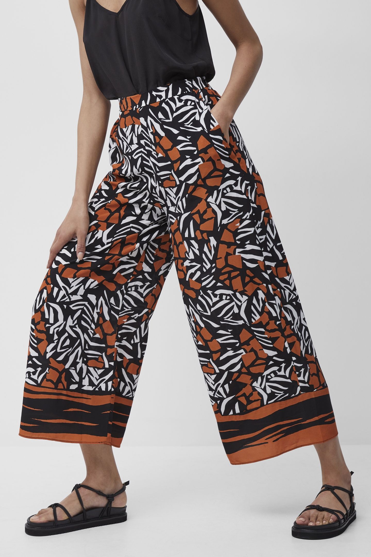 AFARA DRAPE CULOTTES BLACK MULTI 2