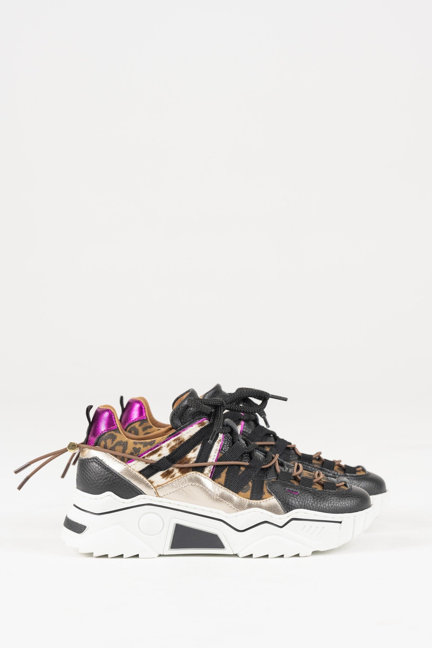 ORION COW HAIR ON BLACK / FUCHSIA 1
