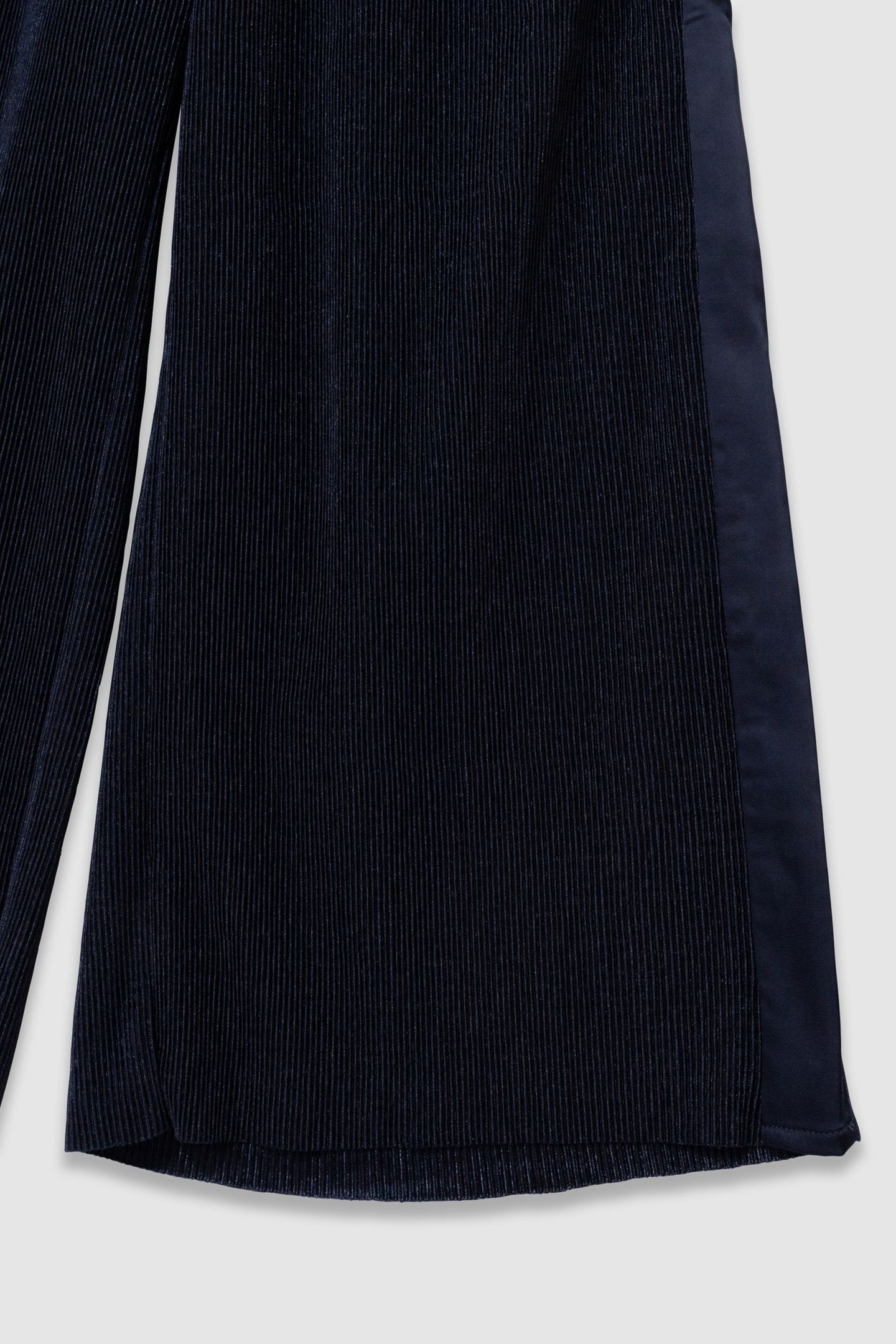 PLEATED NAVY WIDE-LEG PANTS 4
