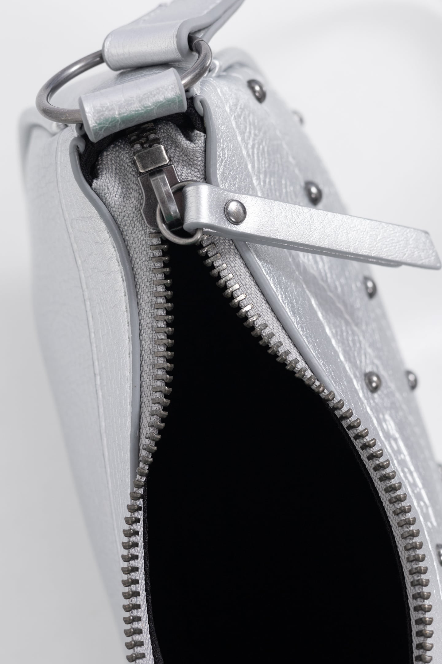 SILVER HANDBAG WITH STUDS 8