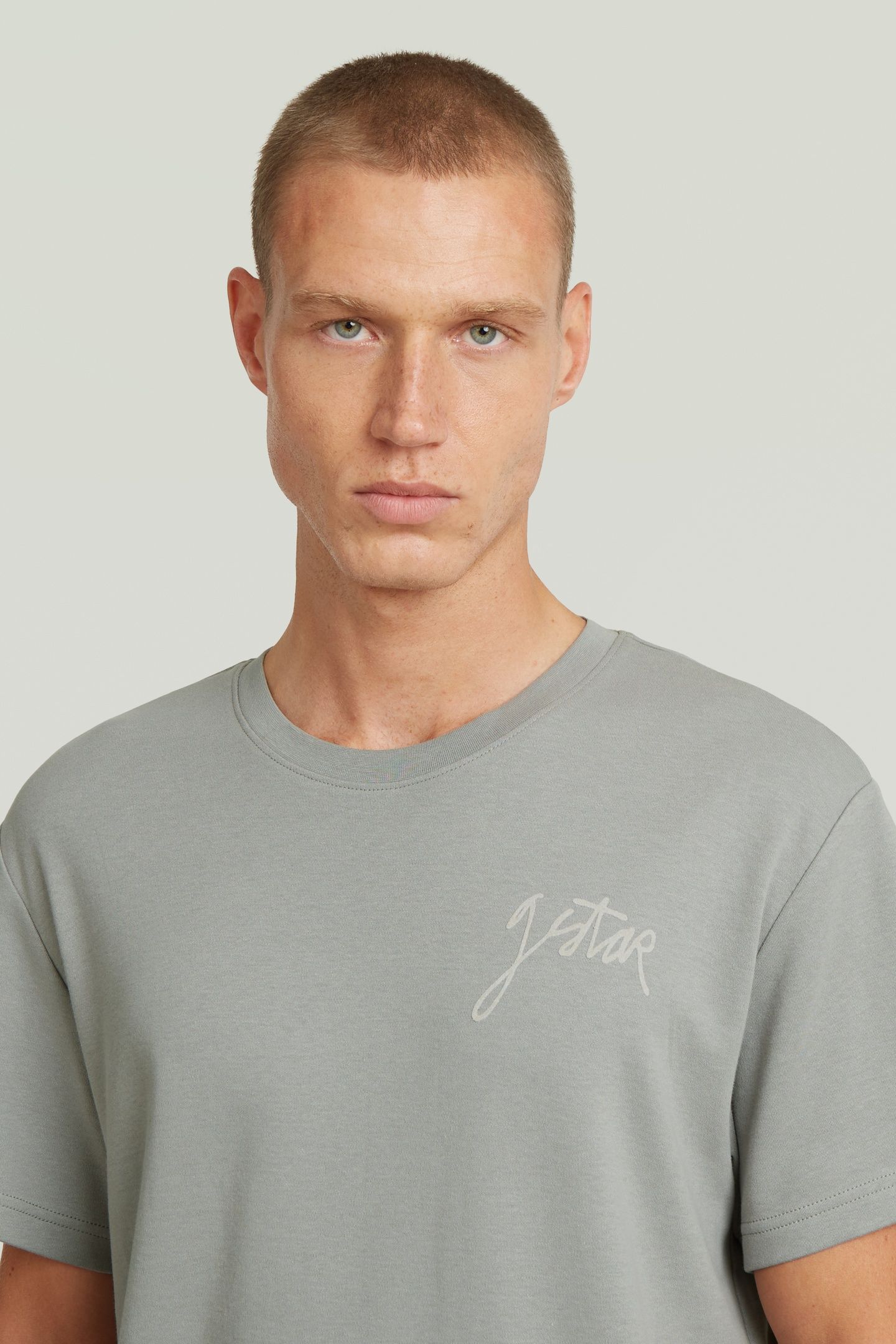 SCRIPT R T DARK GREY 8