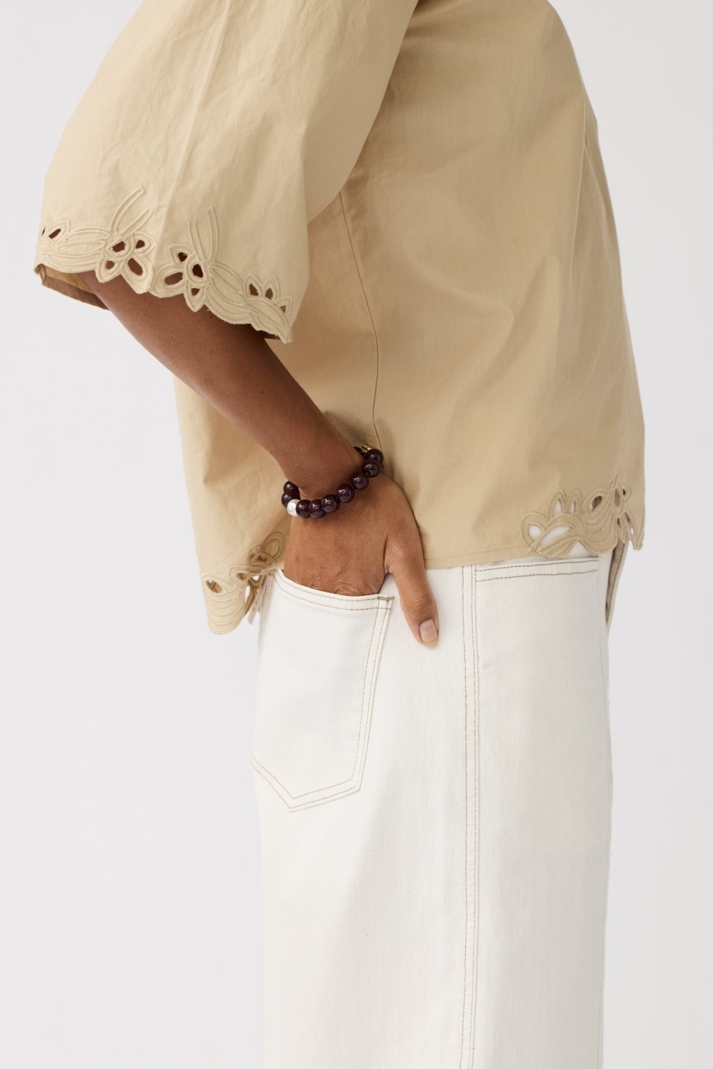 TOP AILA SAND 5