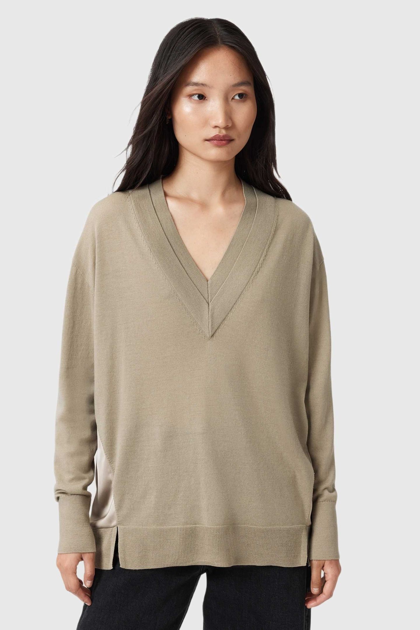BERN PANEL V NECK TAUPE GREY 3