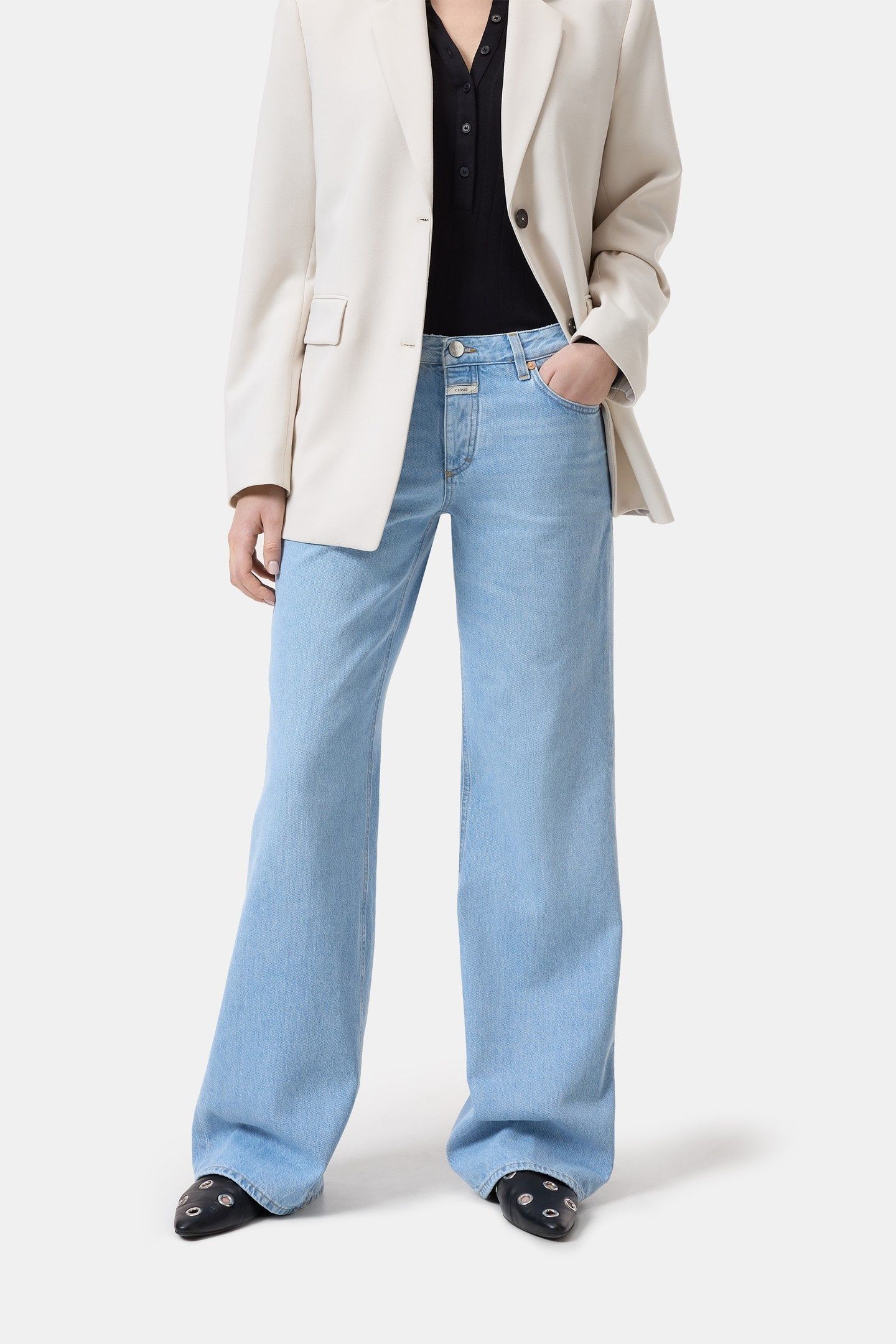 GILLAN LIGHT BLUE 1