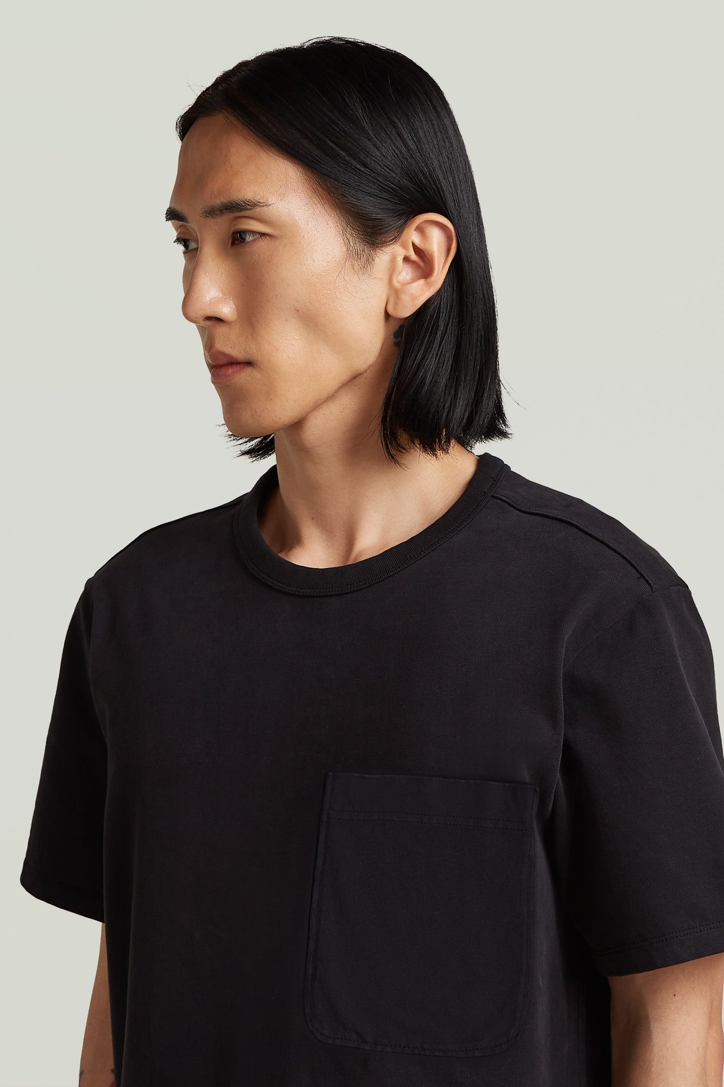 MN NUAG REGULAR R T S\S BLACK 5