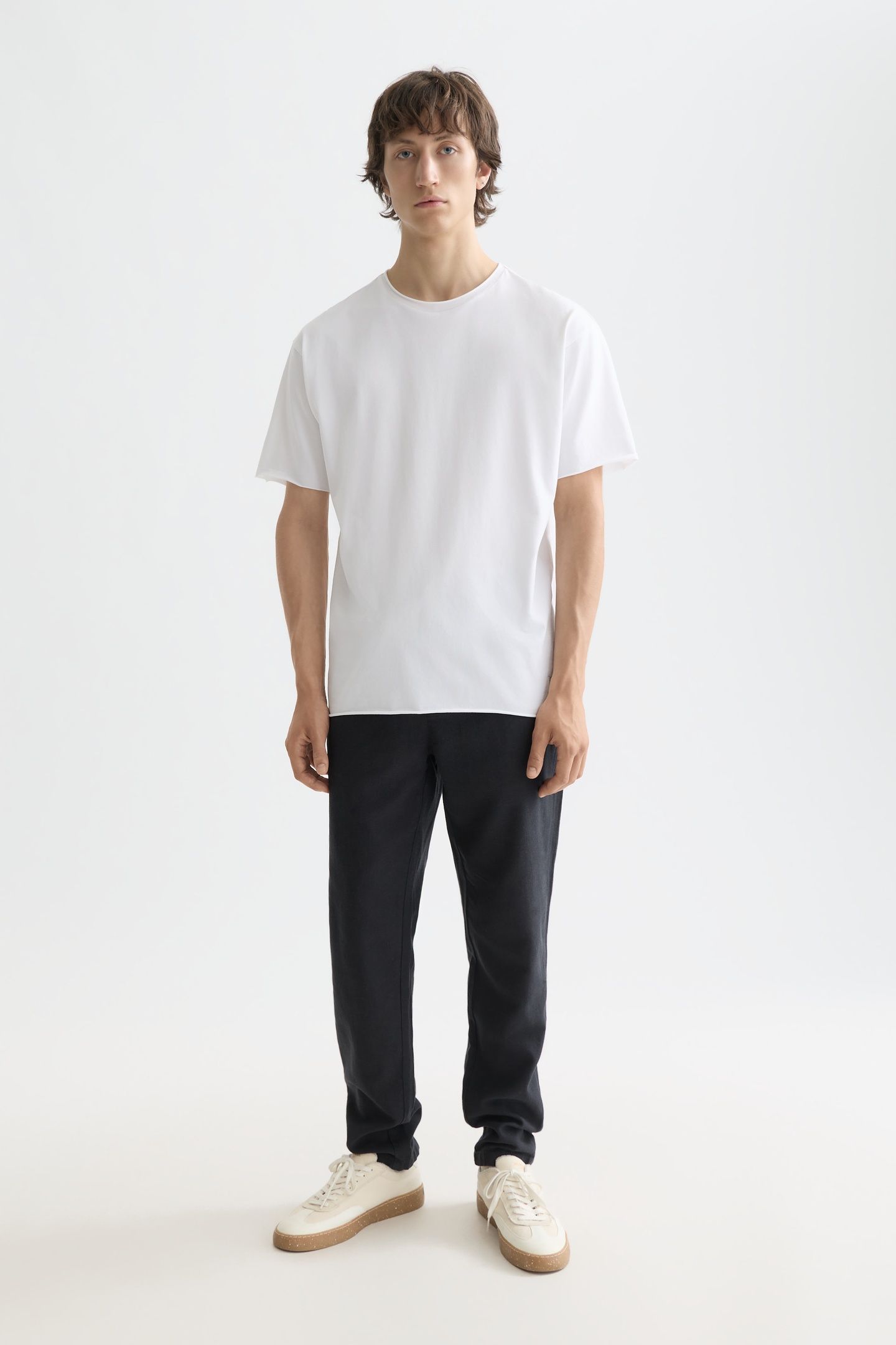 CORE RAW-EDGED RELAXED-FIT GARMENT-DYED T-SHIRT BRIGHT WHITE 6