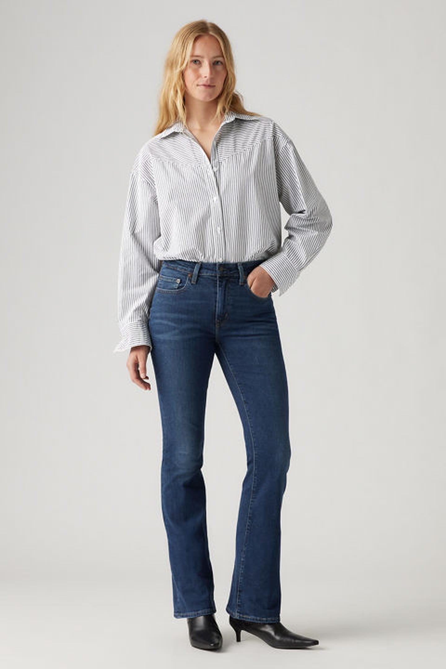 725 HIGH RISE BOOTCUT JEANS 2