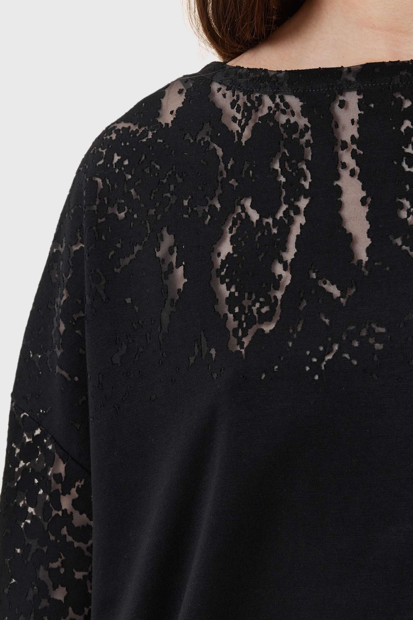 RITA SNAKE TEE BLACK 7