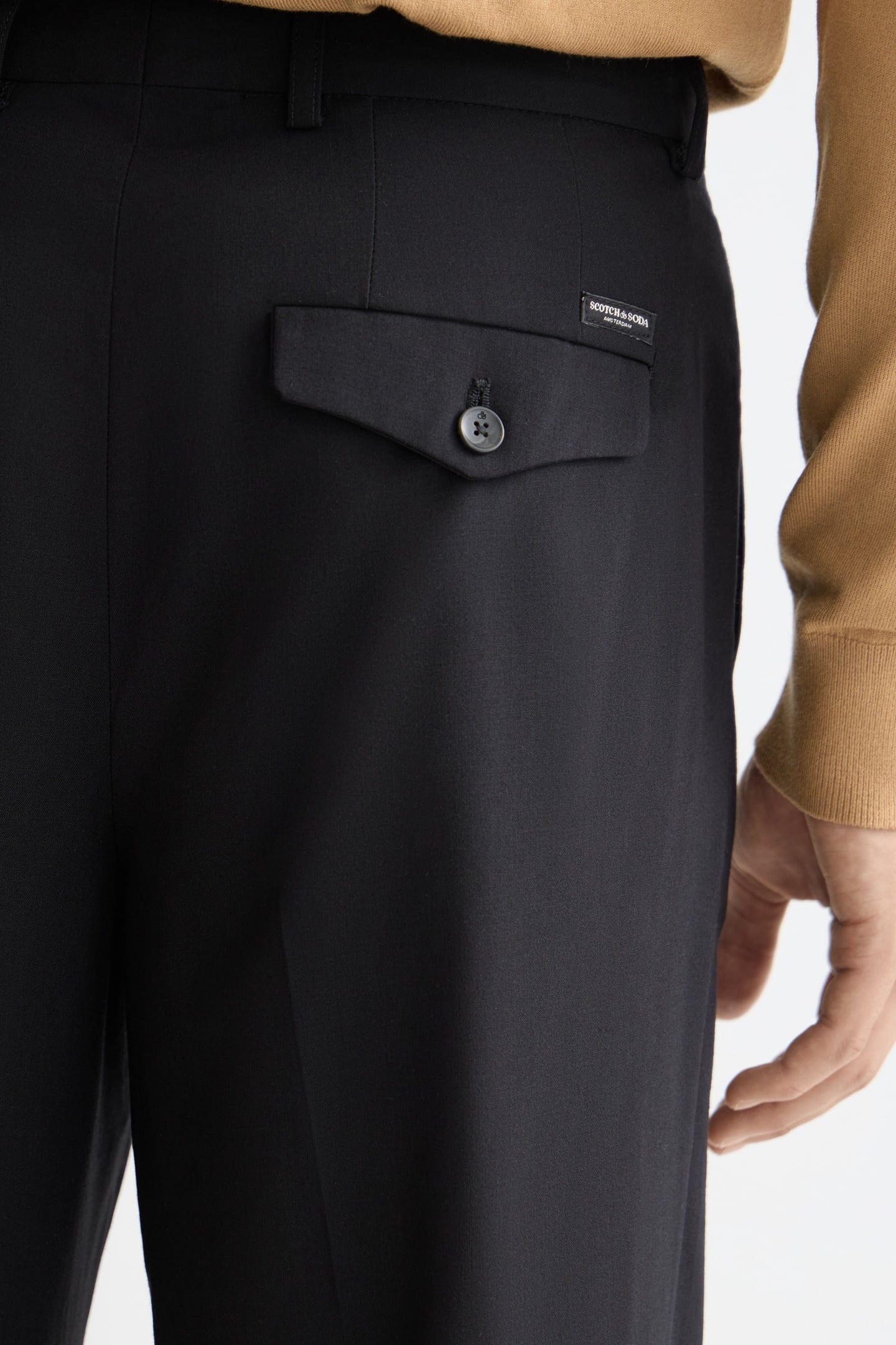 CORE RELAXED STRAIGHT FIT COOL-WOOL BLEND CHINO BLACK 6
